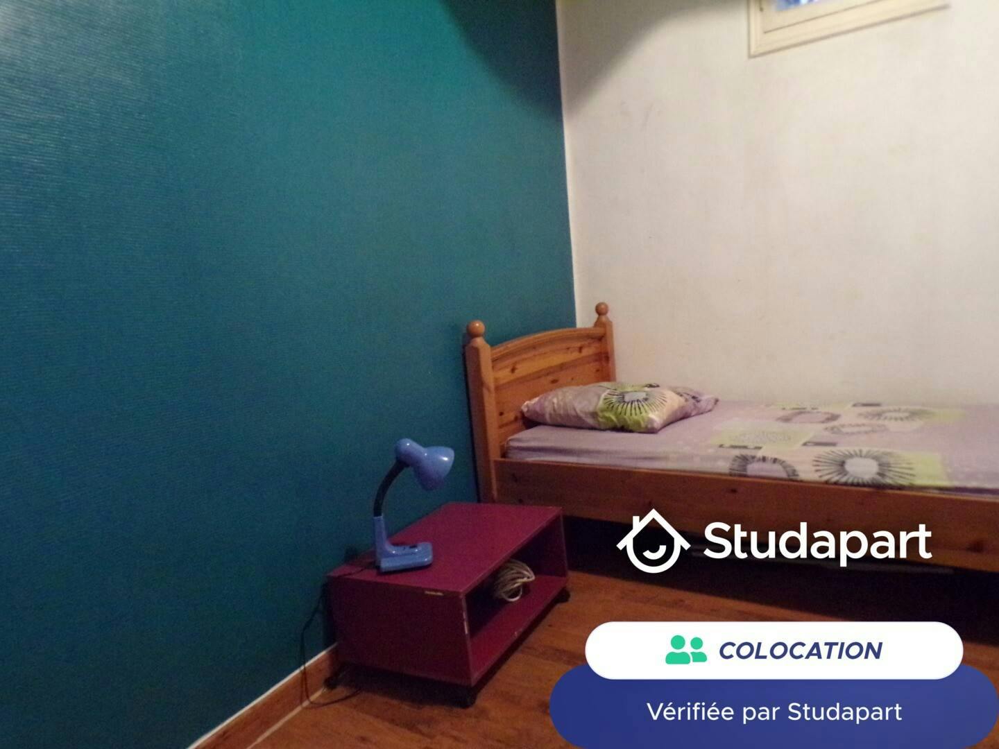 Private room for rent on Rue de Crimée, Marseille - Vue 3