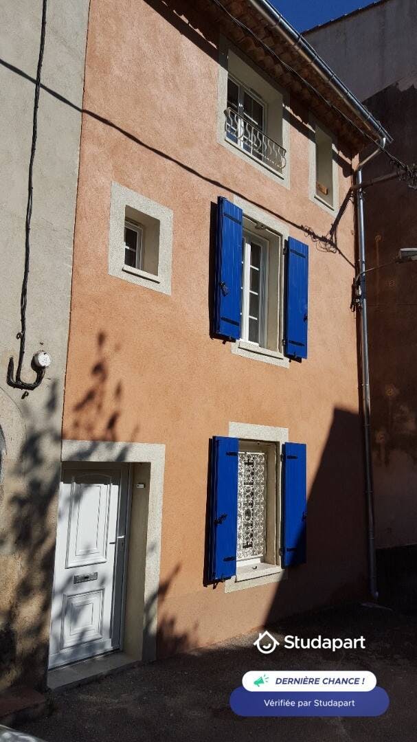 Hus att hyra för 750 € i månaden i Solliès-Toucas, Rue de Guiran