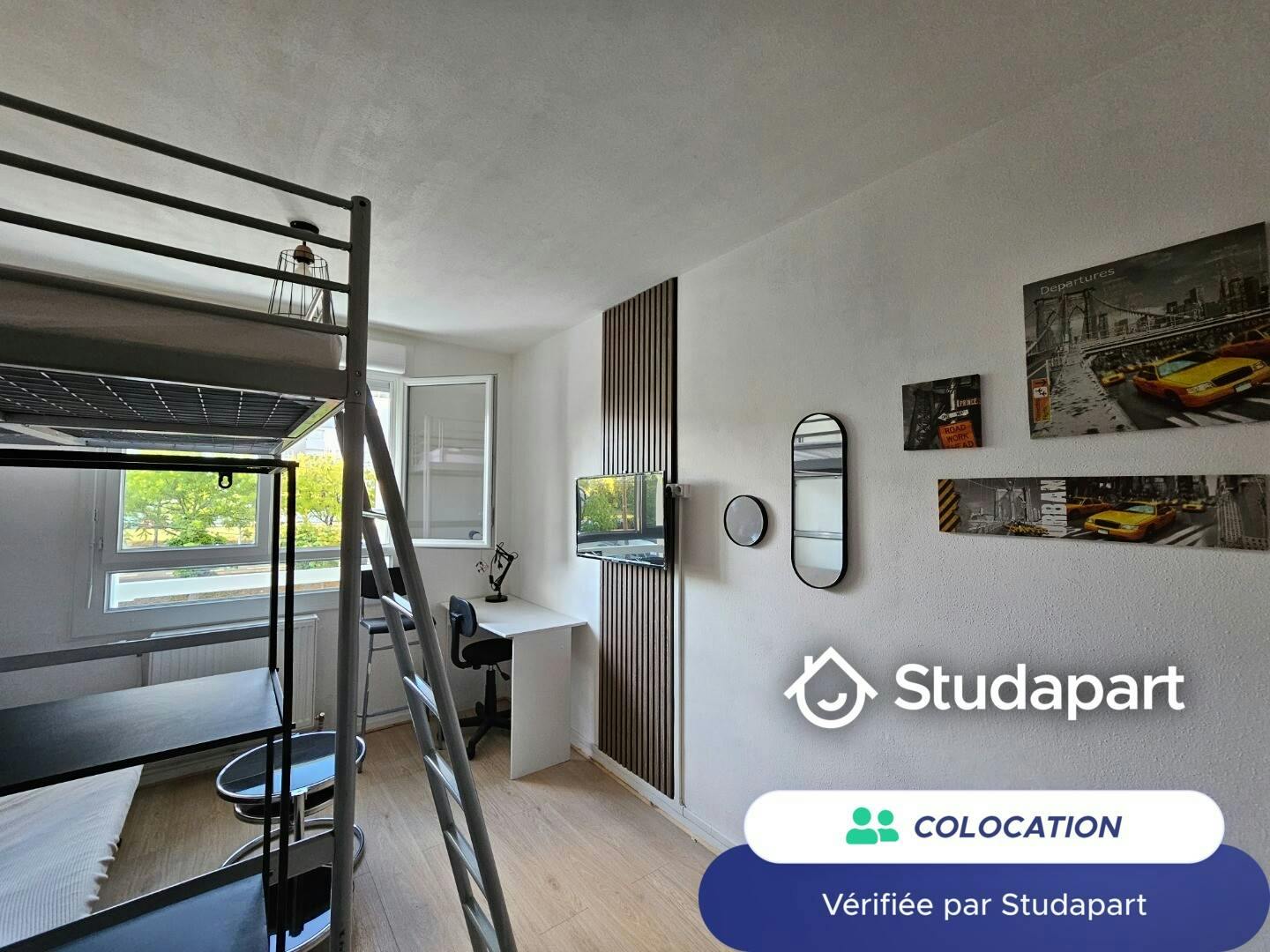 Private room for rent for €646 per month in Mérignac, Allée des Géraniums