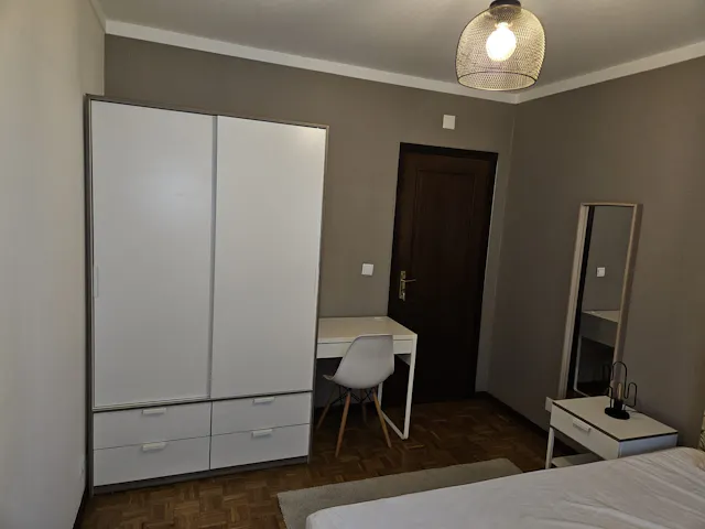 Private room in Avenida de Fernão de Magalhães, Porto (1654081) room image 2