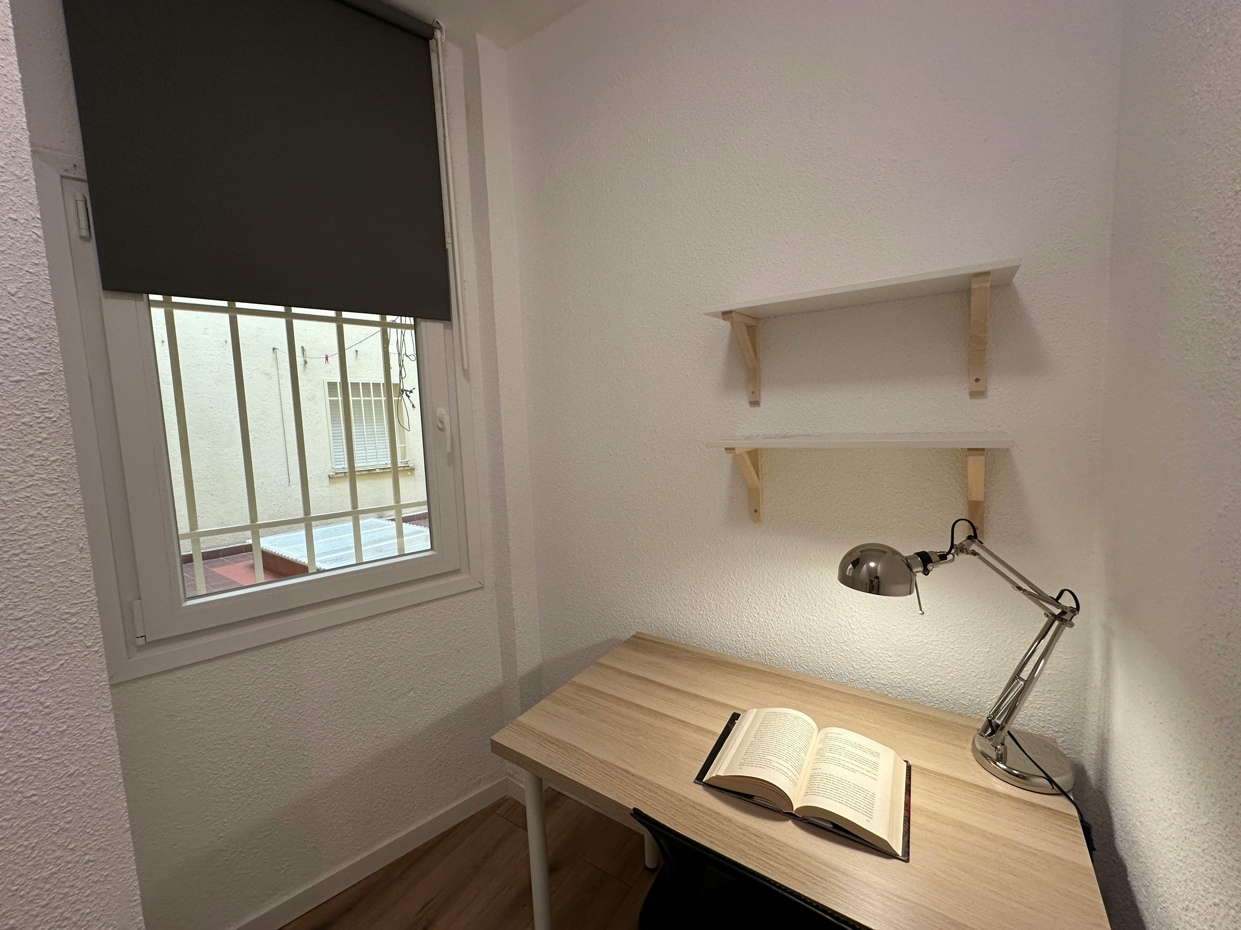 Single room Madrid, 1 bed — photo 1