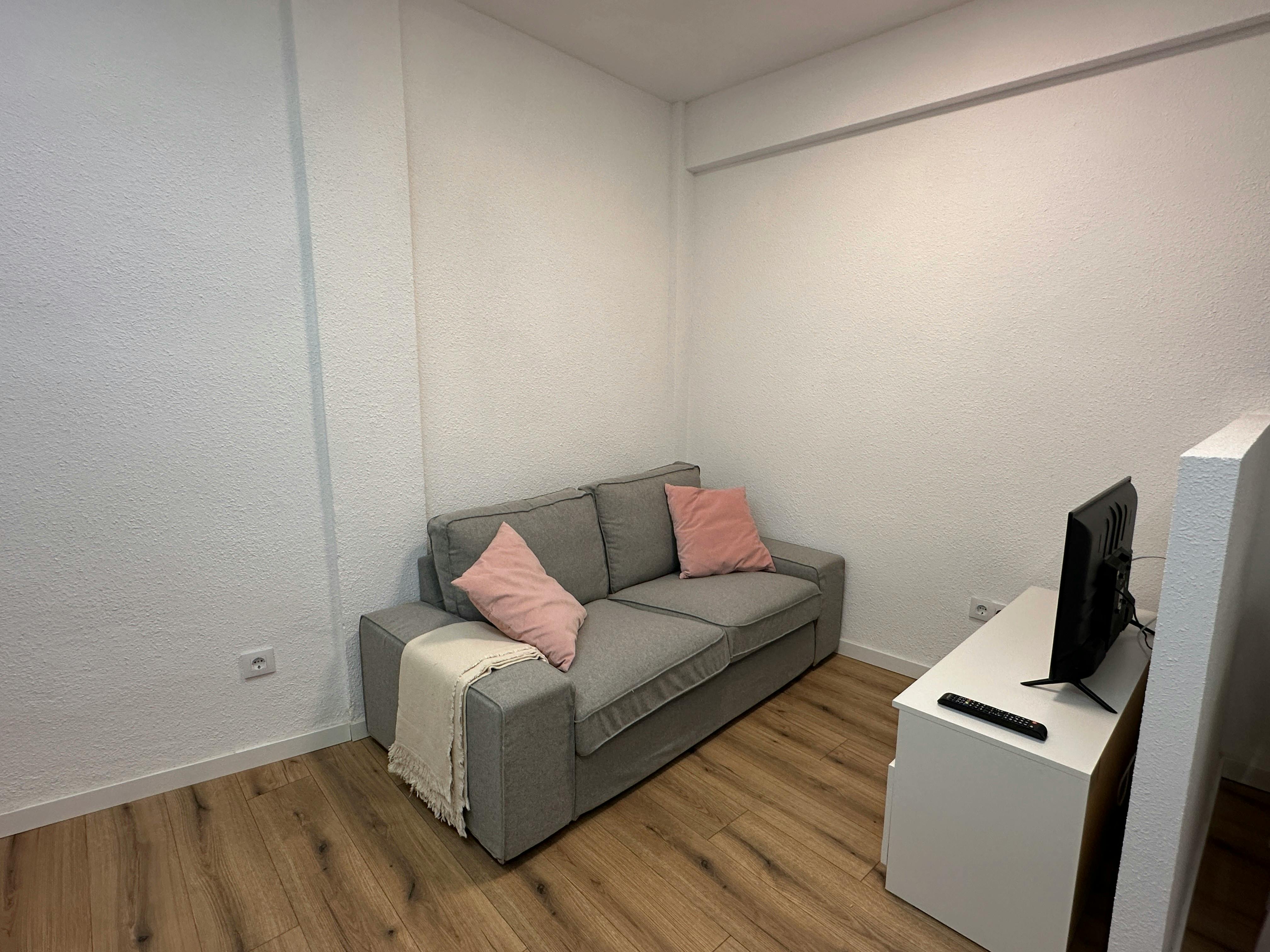 Single room Madrid, 1 bed — photo 10