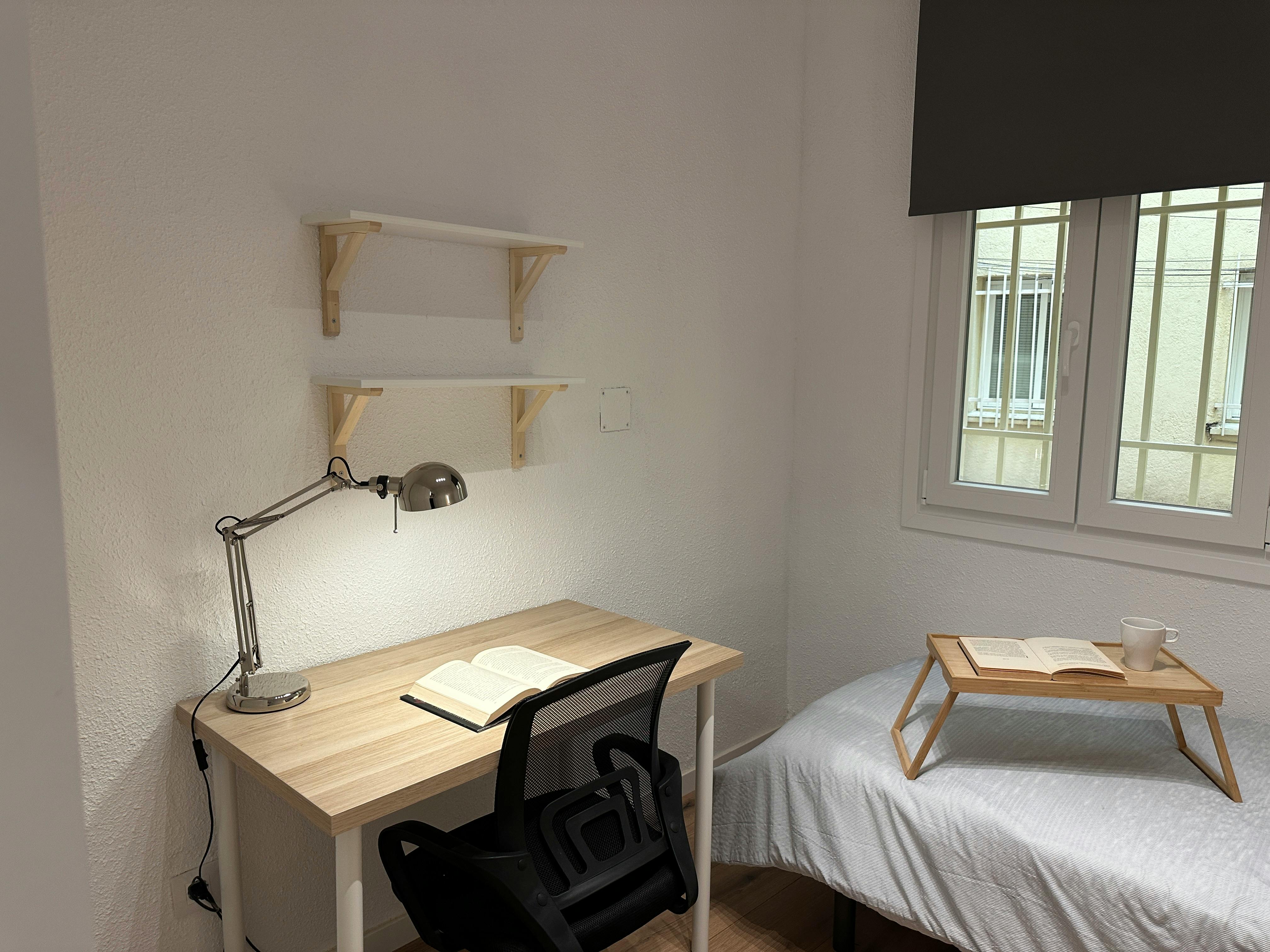 Single room Madrid, 1 bed — photo 1