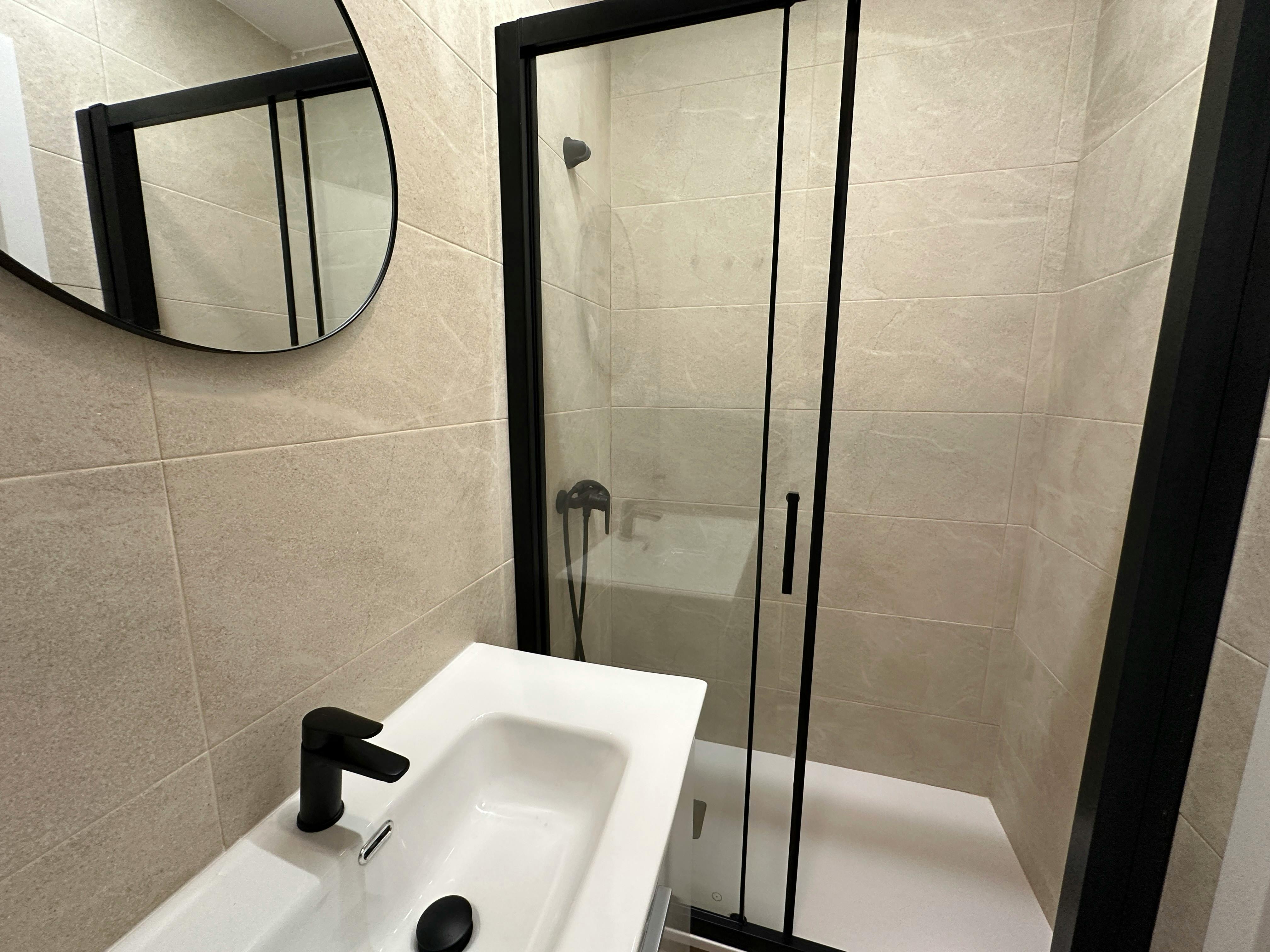 Single room Madrid, 1 bed — photo 8