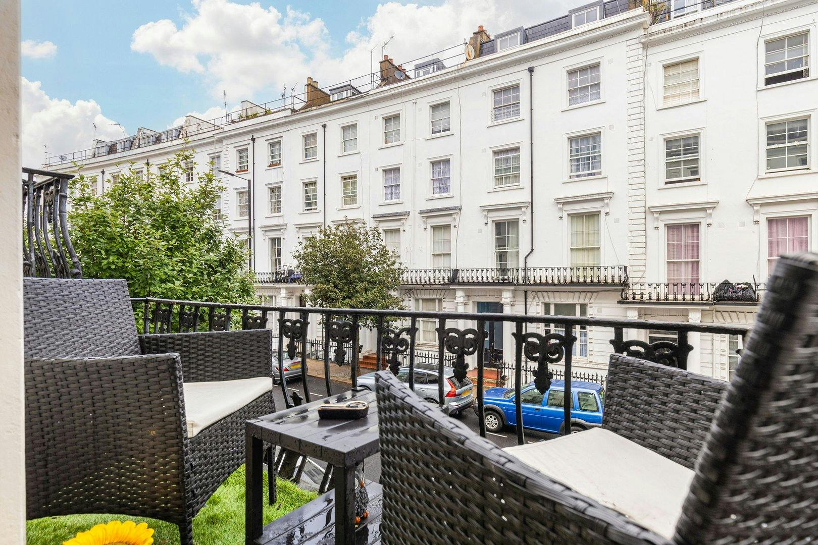 Apartment for rent for £3,421 per month in London, Gloucester Terrace