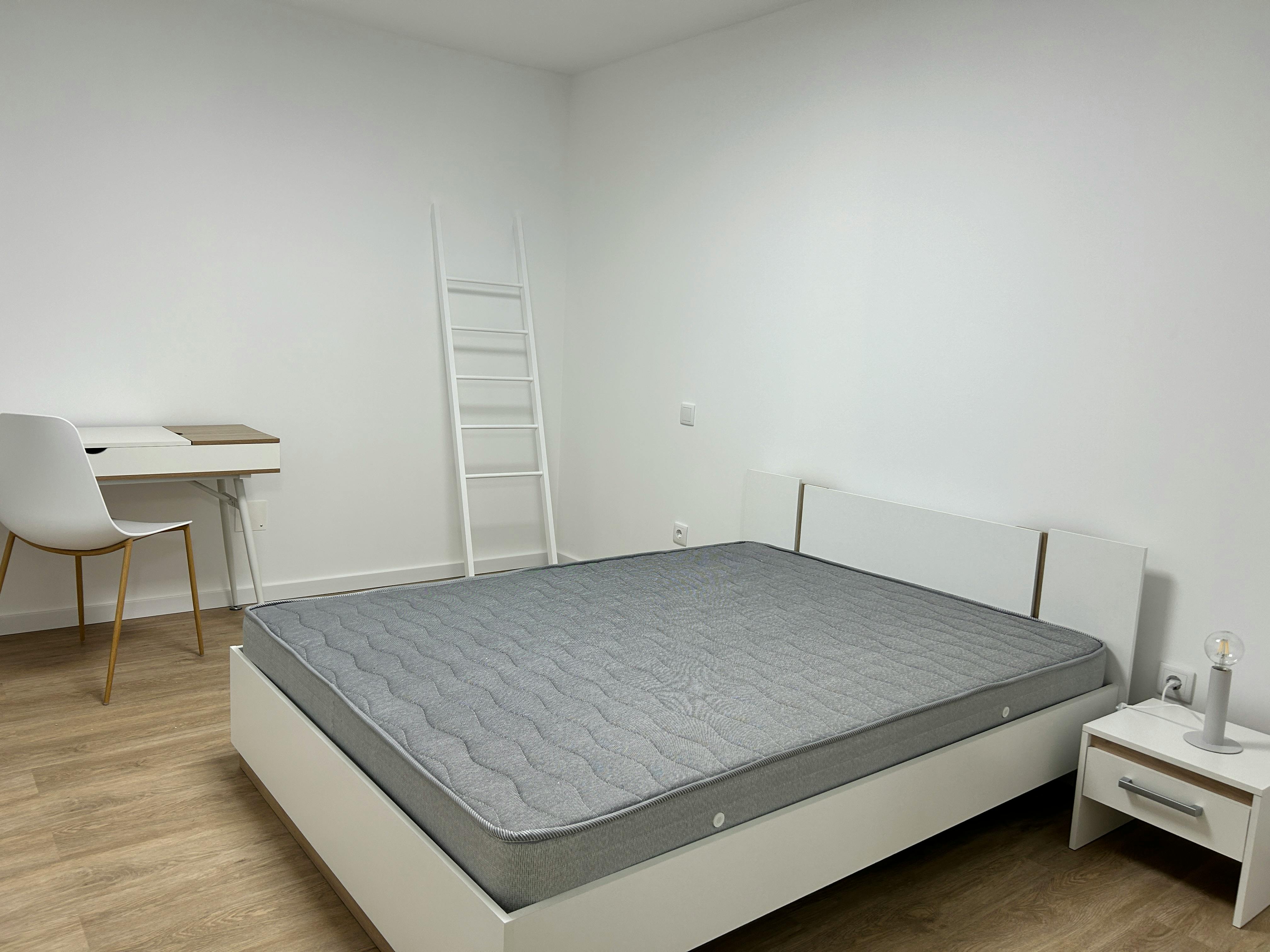 Single room Aveiro, 1 bed, 10m² — photo 2