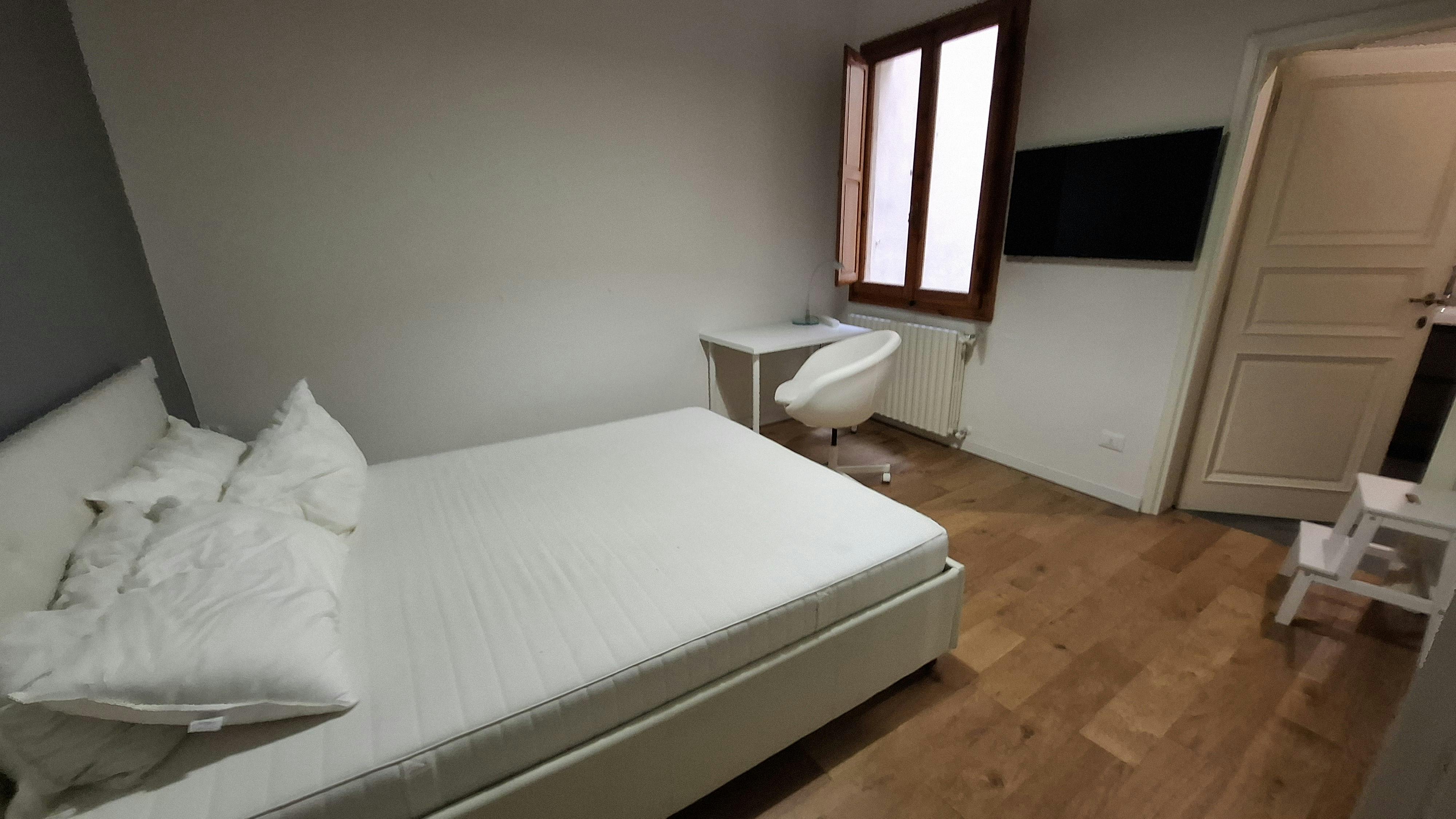 Single room Florence, 1 bed, 22m² — photo 6