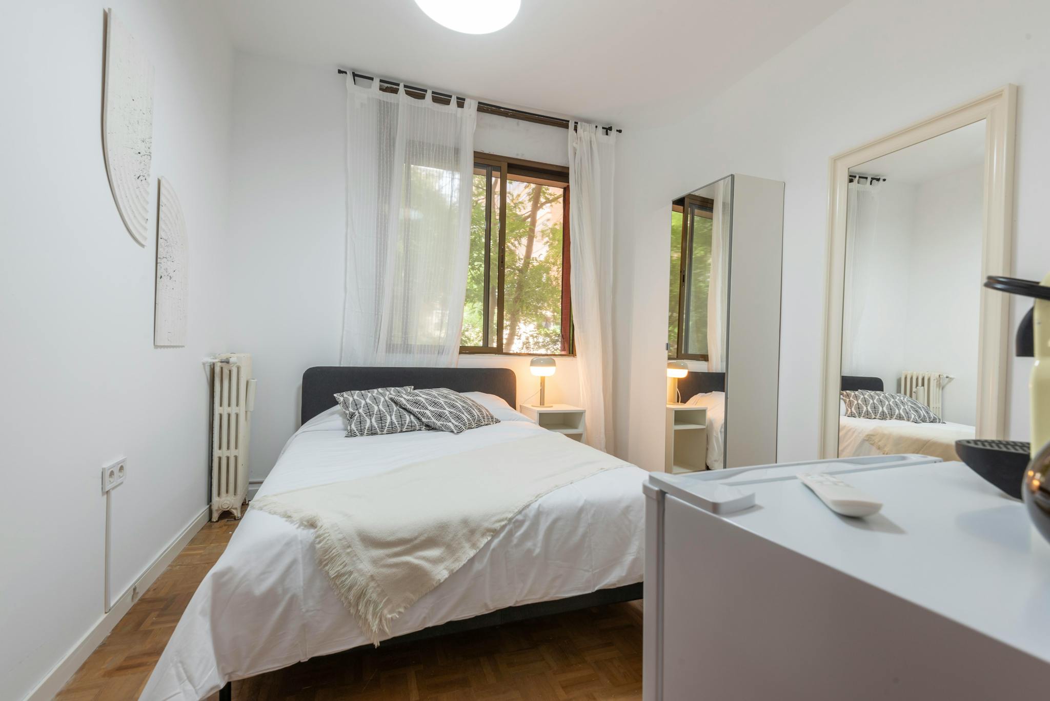 Calle de Guzmán el Bueno, Madrid preview