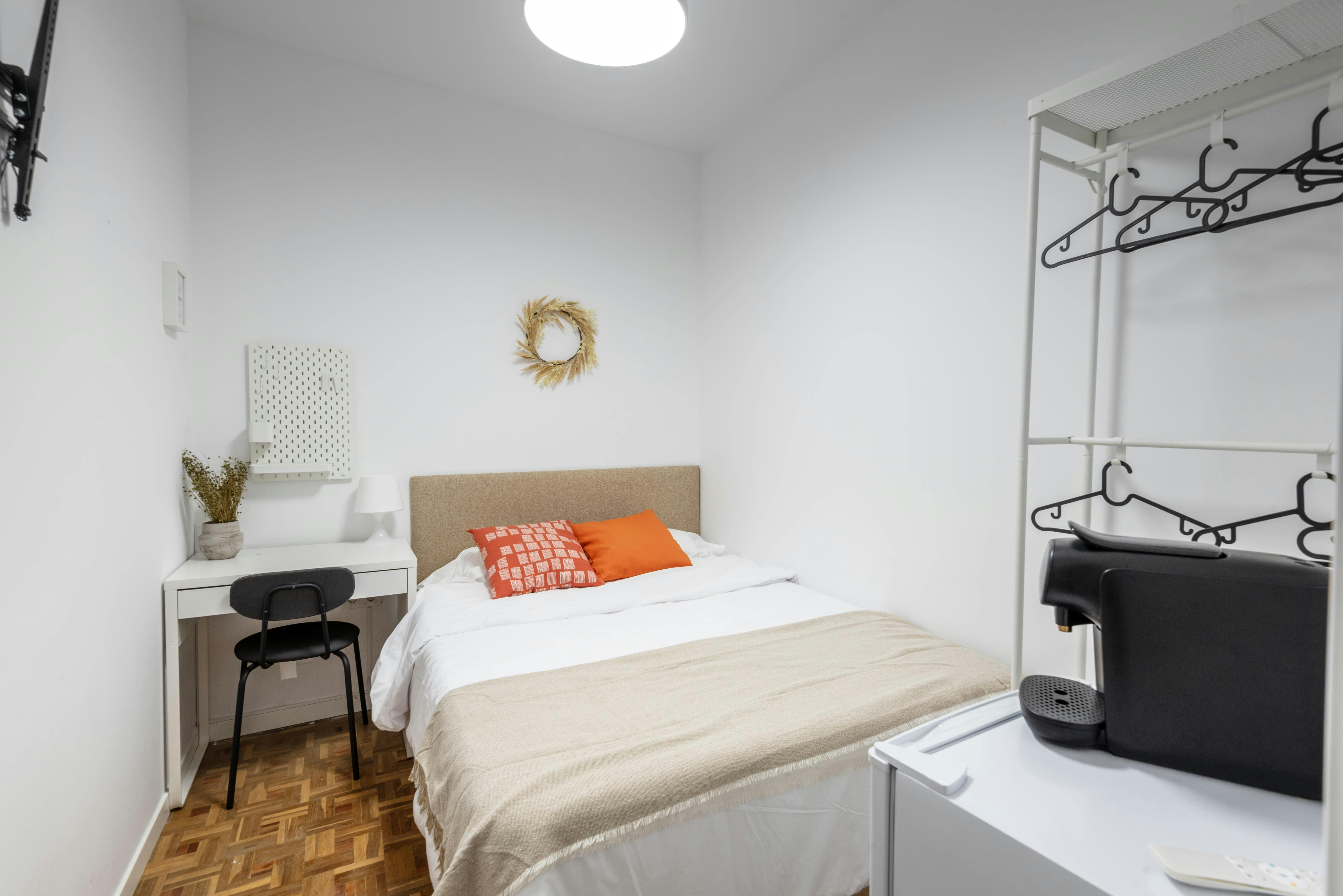 Calle de Guzmán el Bueno, Madrid preview