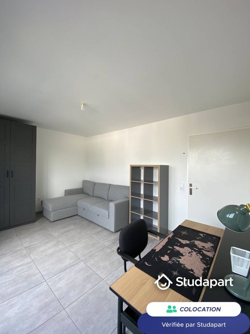 Private room for rent on Avenue des Petites Haies, Créteil