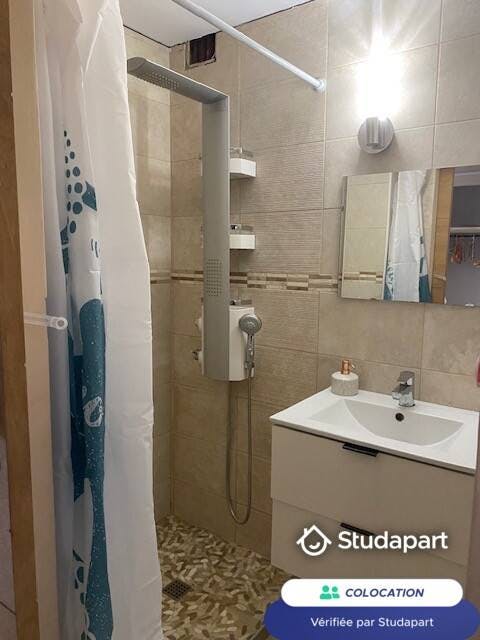 Private room for rent on Rue des Serruriers, Nice - Widok 3