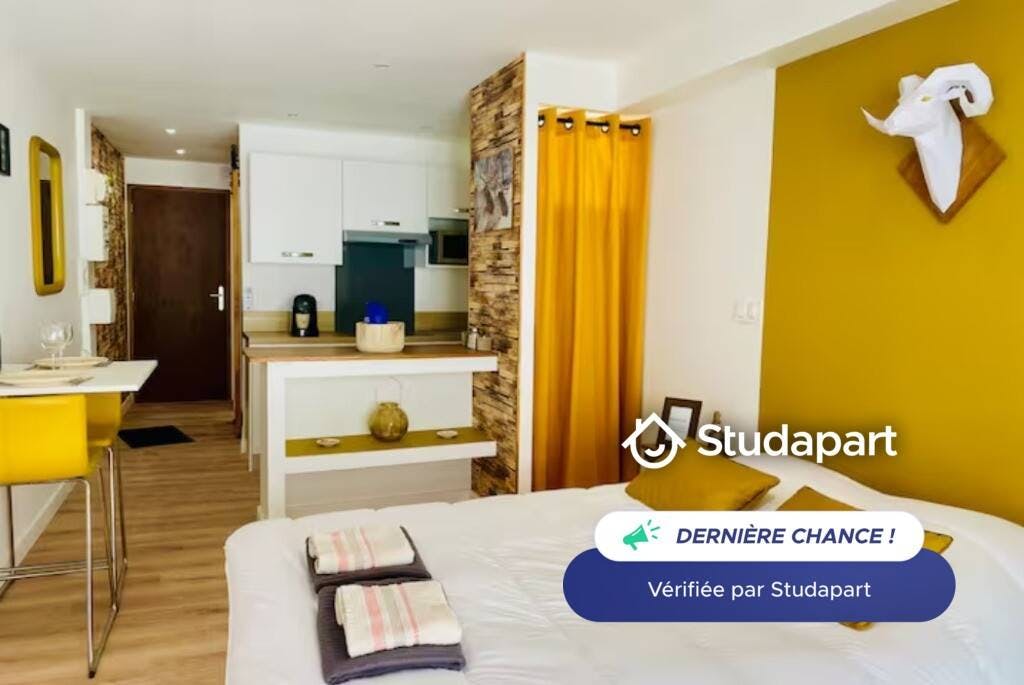 Apartment for rent for €530 per month in Nîmes, Rue Nantilde