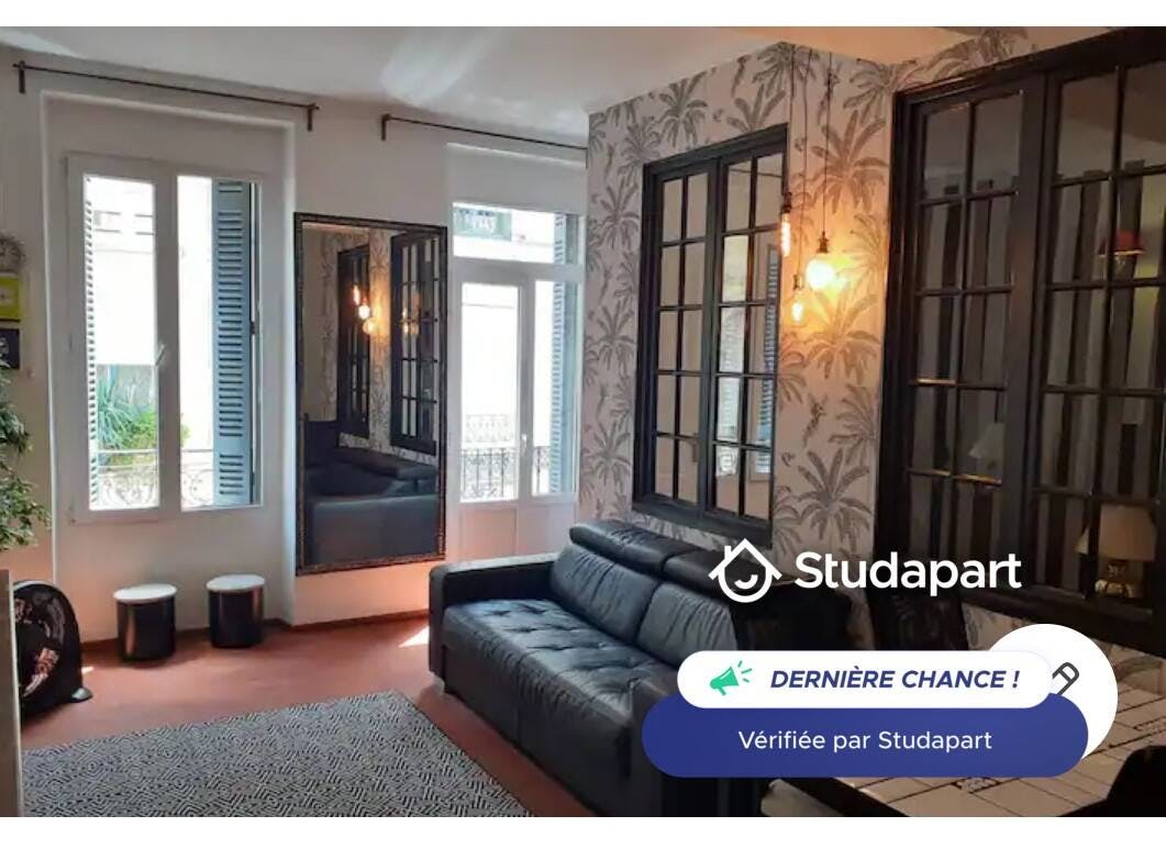 Apartment for rent for €1,400 per month in Bordeaux, Place de la Victoire