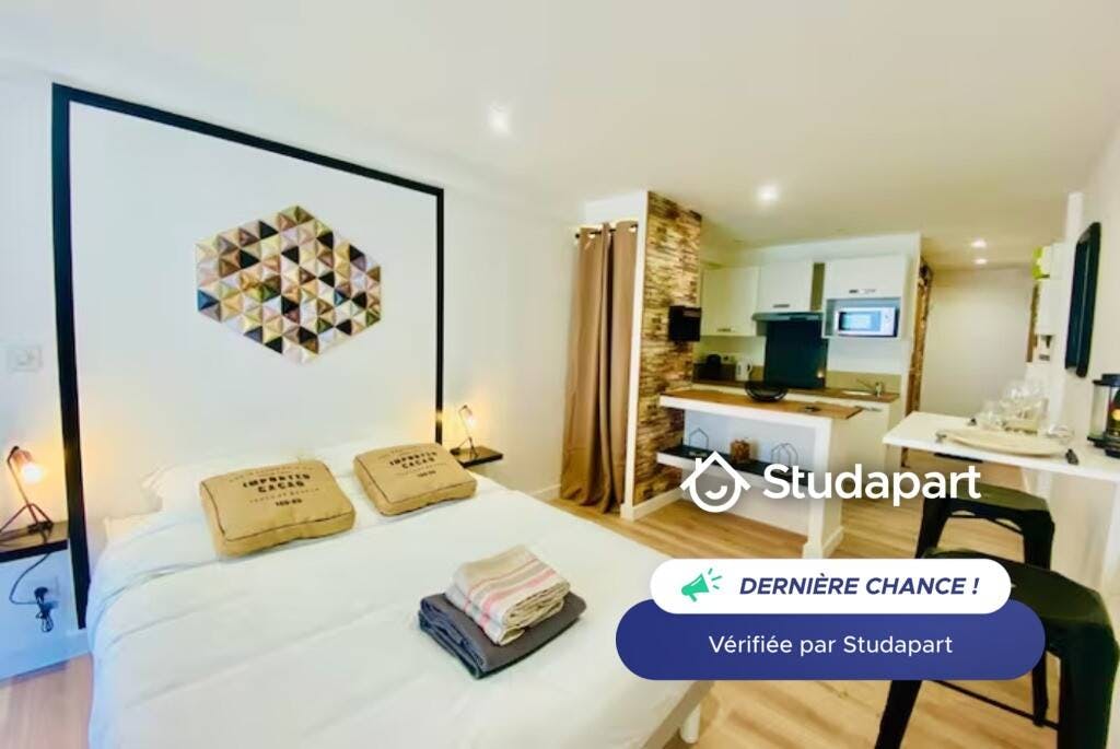 Apartment for rent for €530 per month in Nîmes, Rue Nantilde