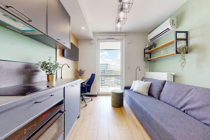 单间公寓 正在以 €1,150 的月租出租，其位于 Warsaw, Wiktoryn