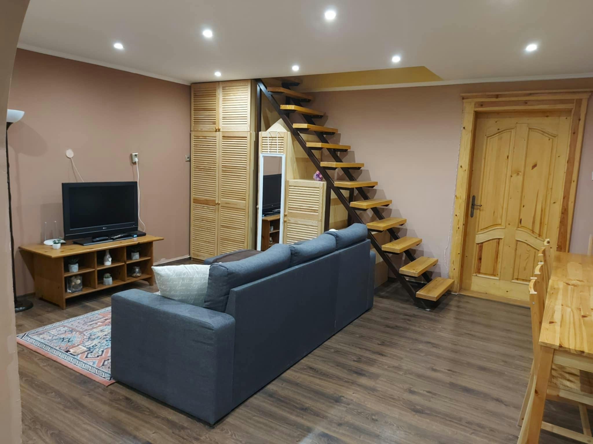 Kiss József utca, Budapest preview