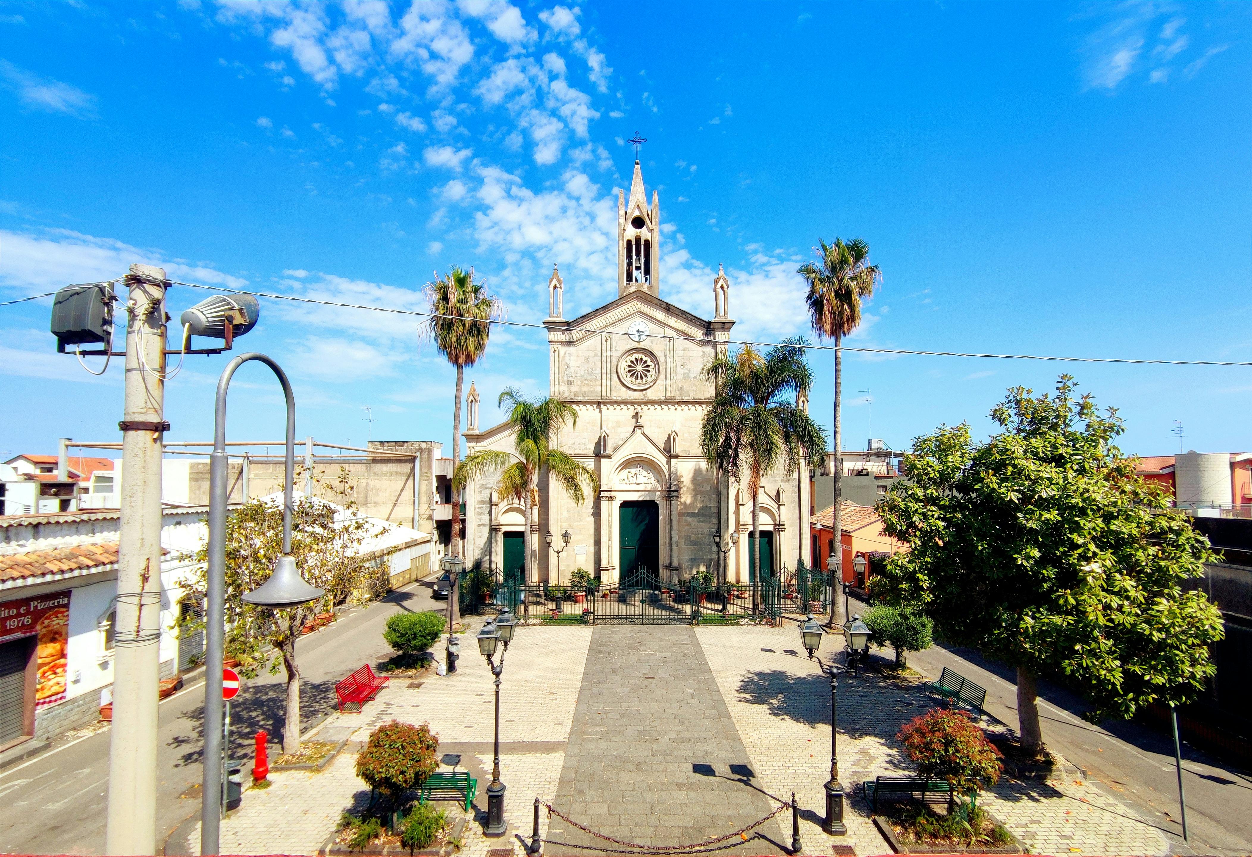 Haus zu mieten für 800 € pro Monat in Acireale, Via Provinciale per Riposto