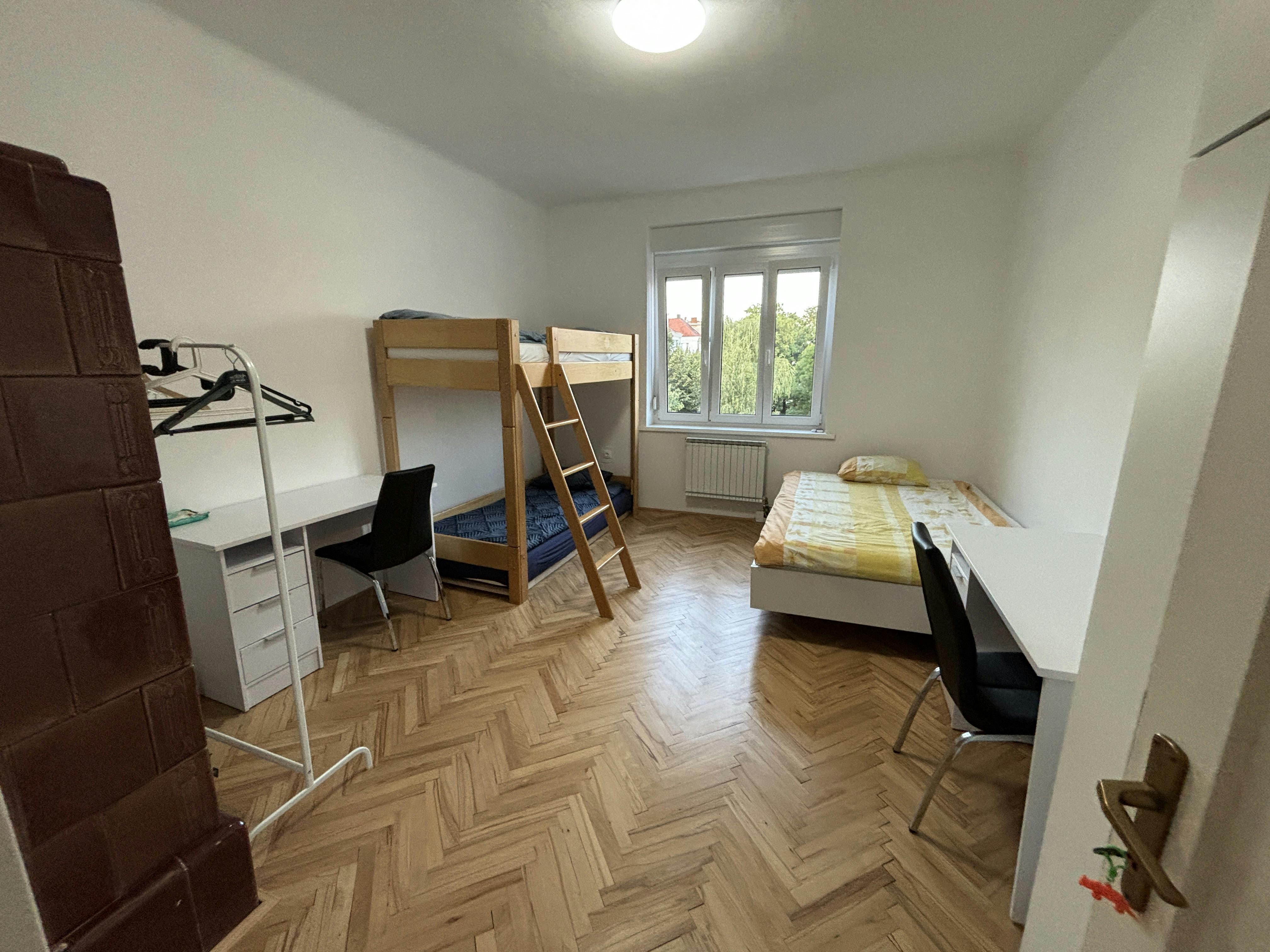 Appartement te huur voor € 650 per maand in Maribor, Smetanova ulica