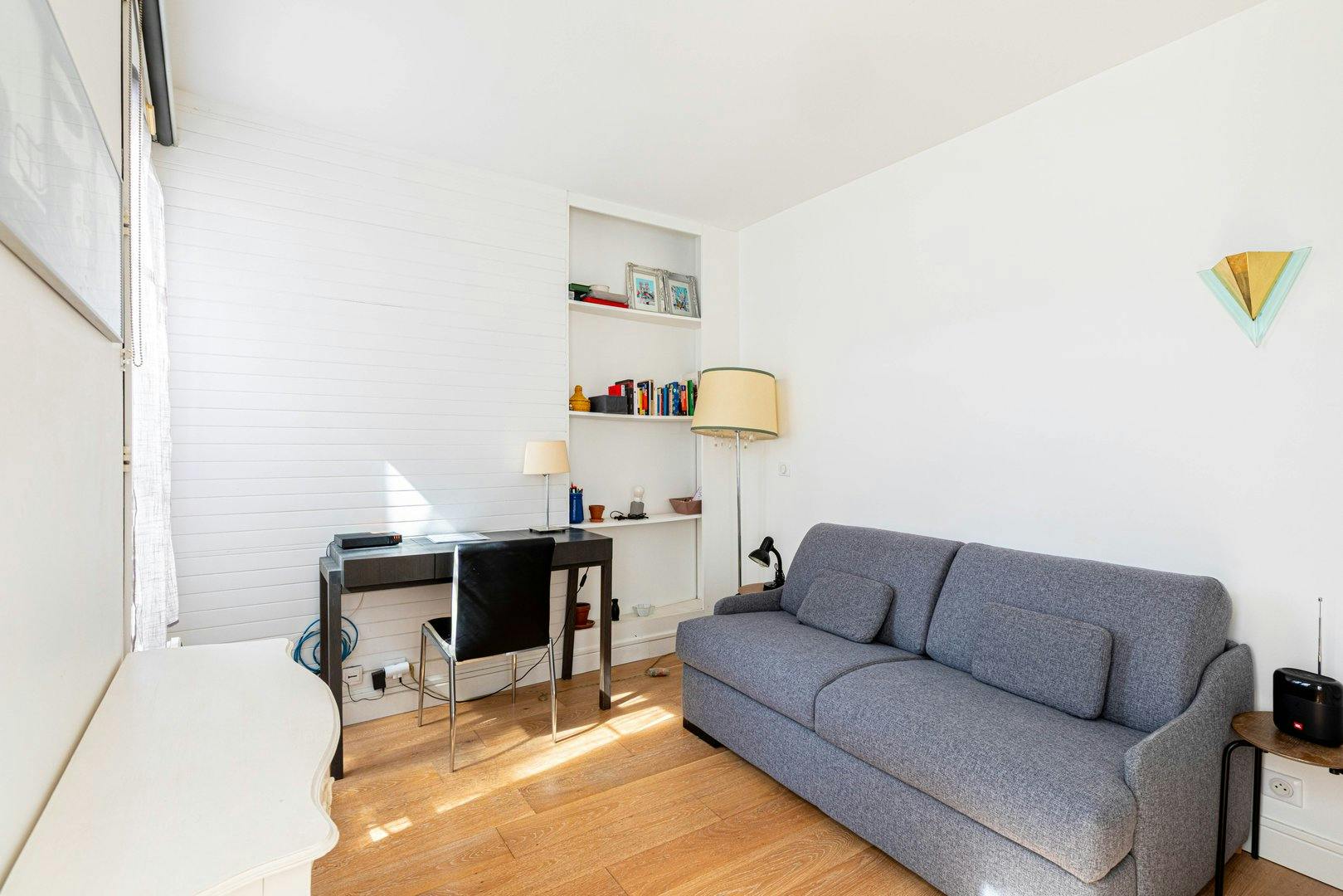 Studio for rent for €2,123 per month in Paris, Rue Charlot