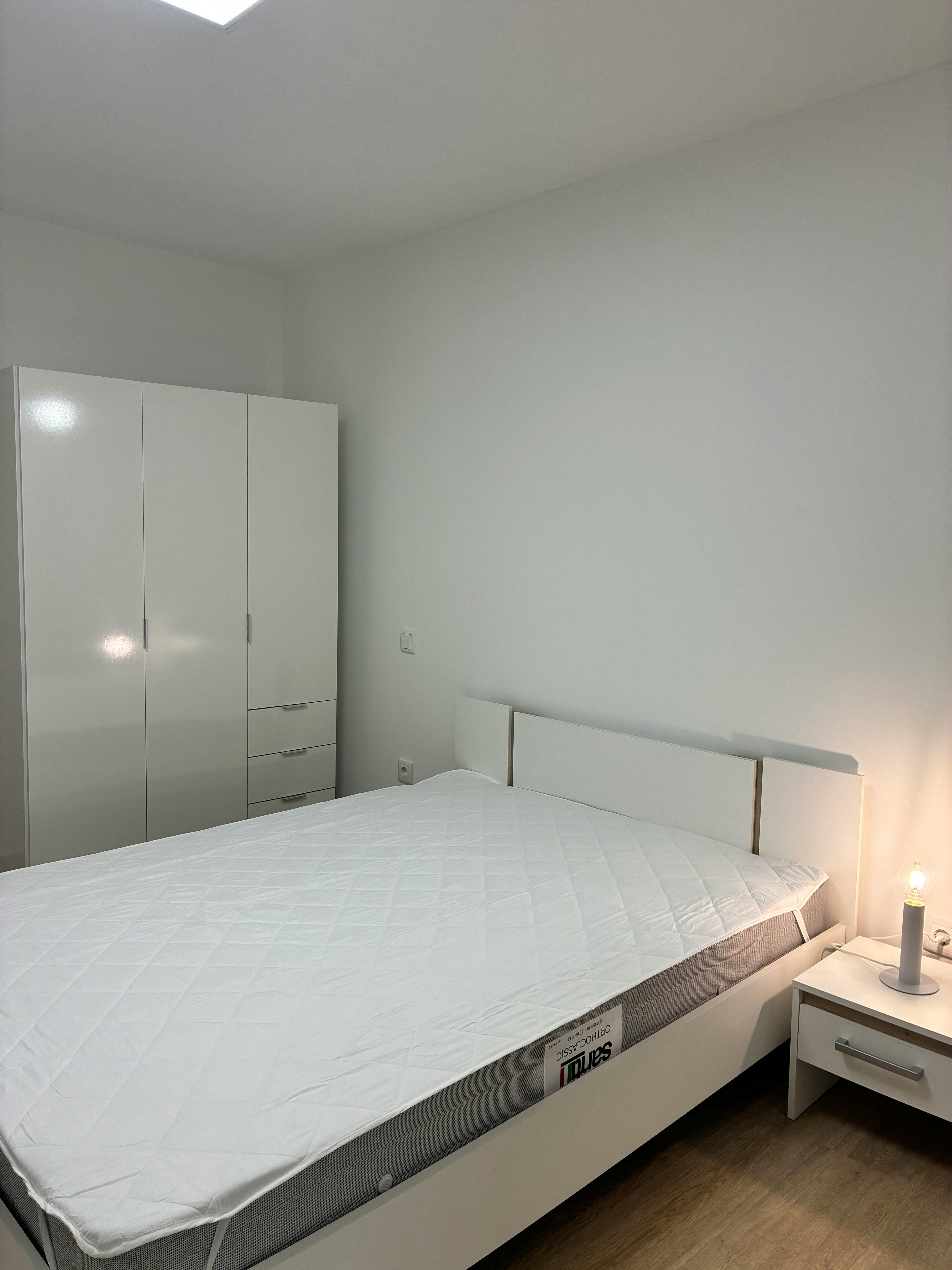 Private room for rent for €390 per month in Aveiro, Avenida Santa Joana