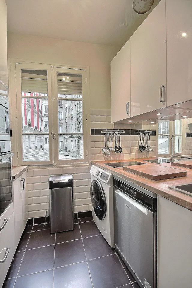 1-Bedroom Apartment in Rue d'Amsterdam, Paris (1654958) room image 90