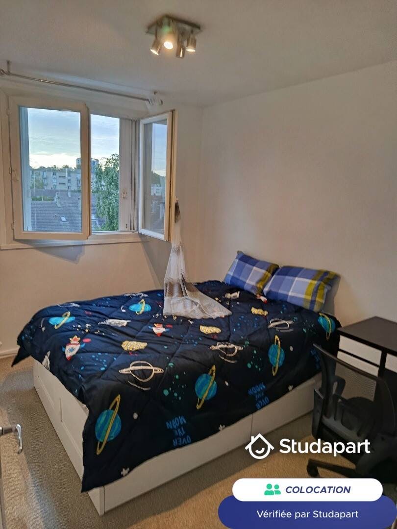 Private room for rent for €460 per month in Creil, Allée de Lorraine