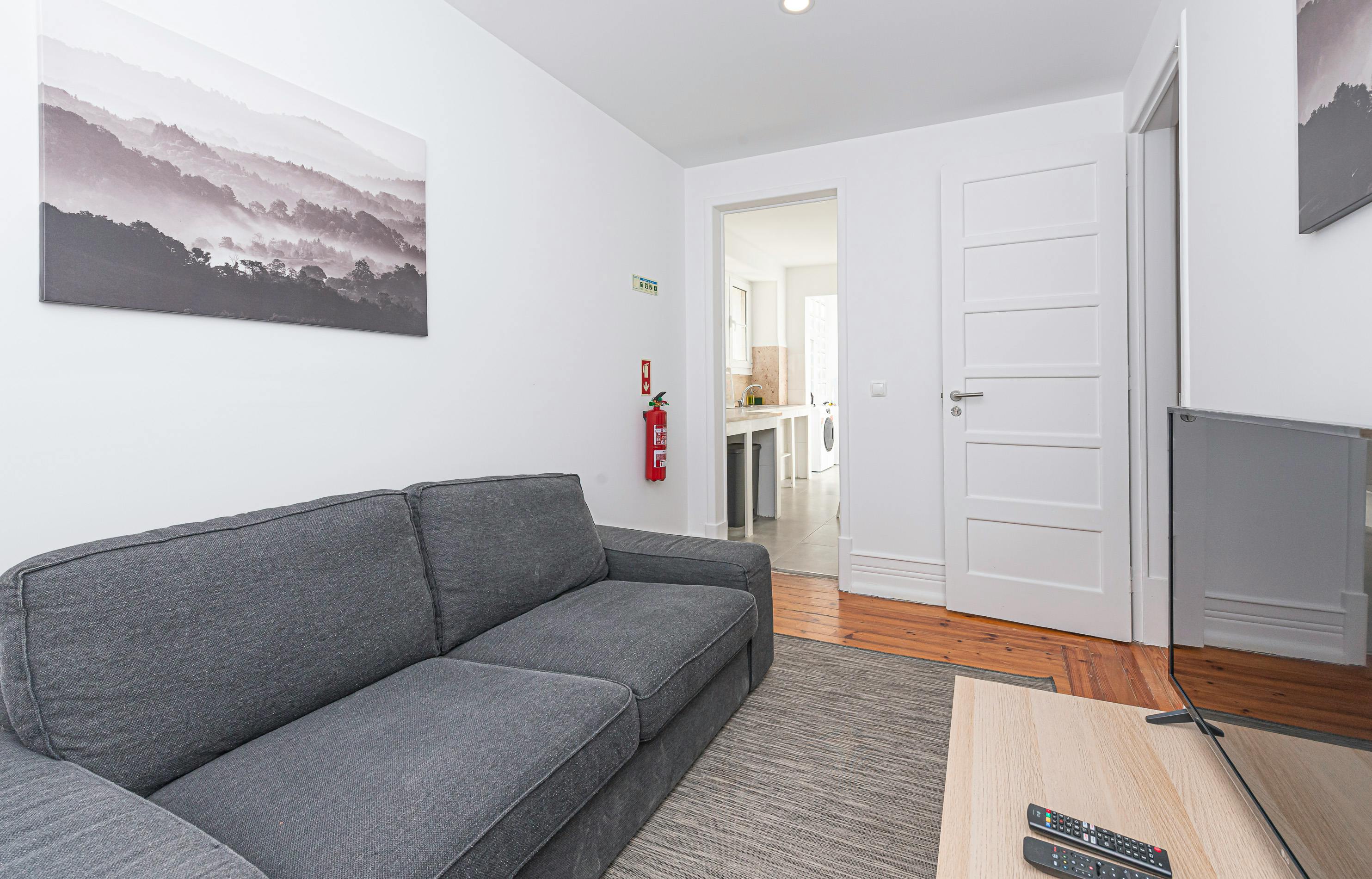 Single room Lisbon, 1 bed, 11m² — photo 3