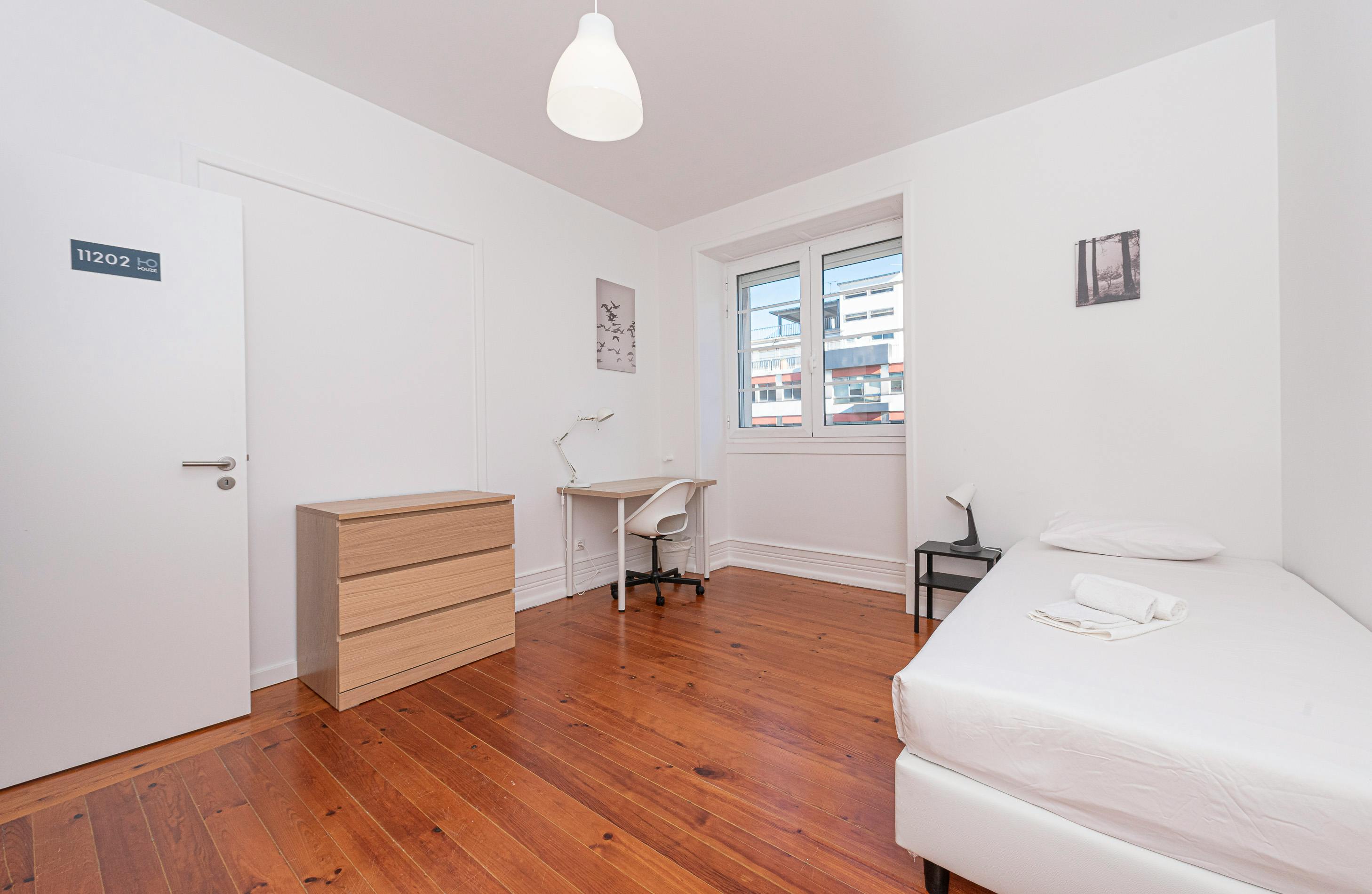 Single room Lisbon, 1 bed, 11m² — photo 4