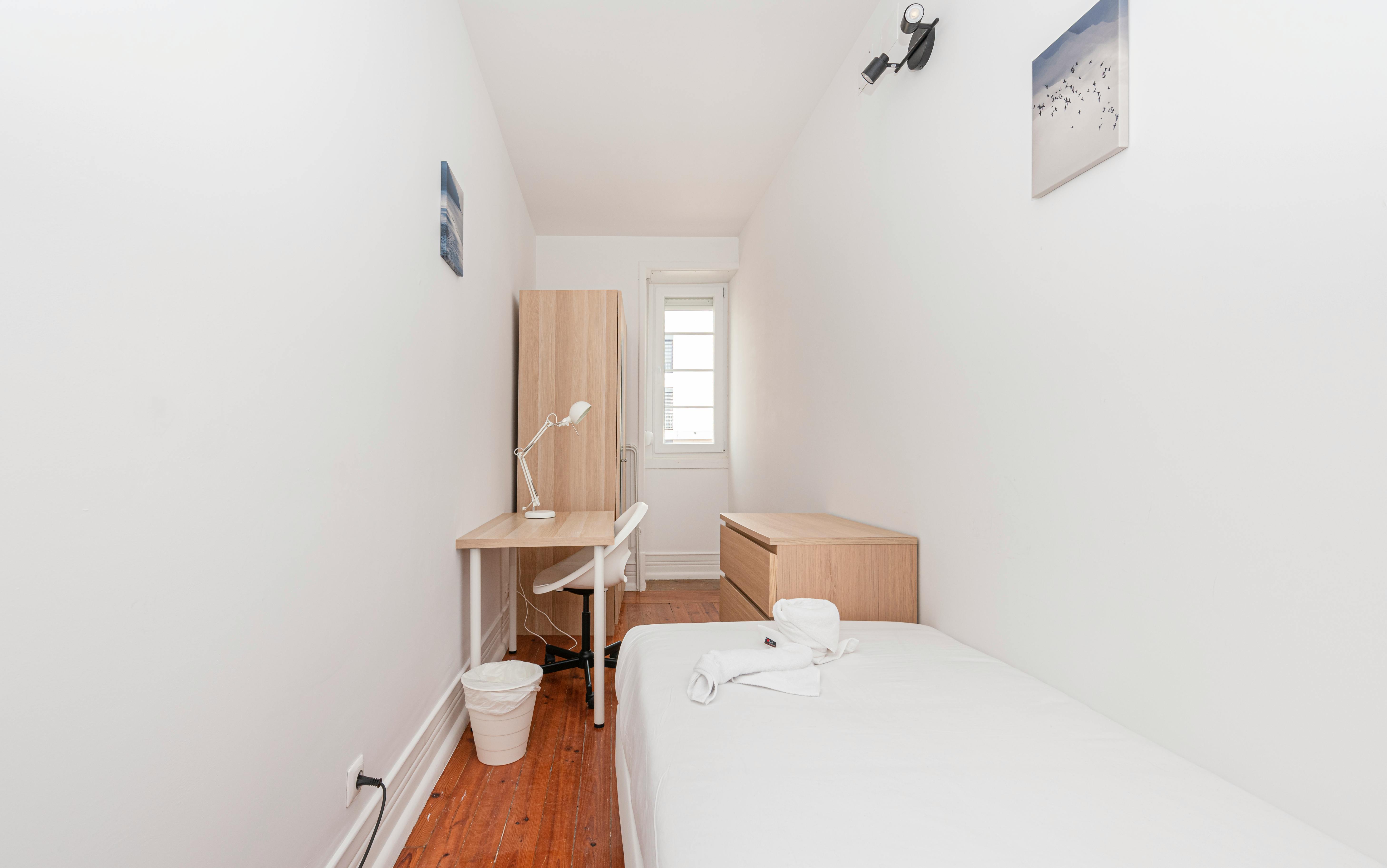 Private room for rent for €520 per month in Lisbon, Avenida António Augusto de Aguiar