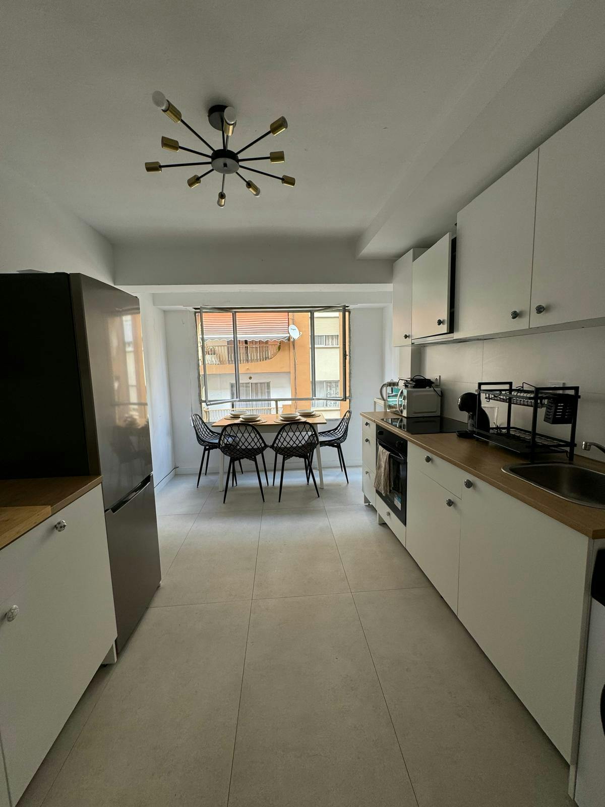 Single room Alfafar, 1 bed, 10m² — photo 1