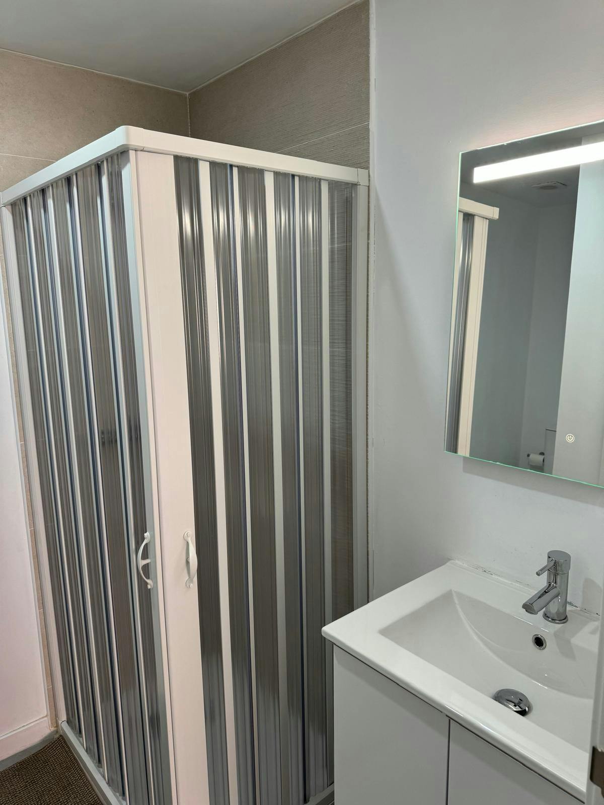 Single room Alfafar, 1 bed, 10m² — photo 3