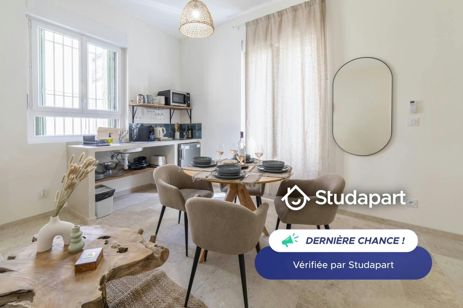 Apartment for rent on Rue Astruc, Nîmes - Widok 5