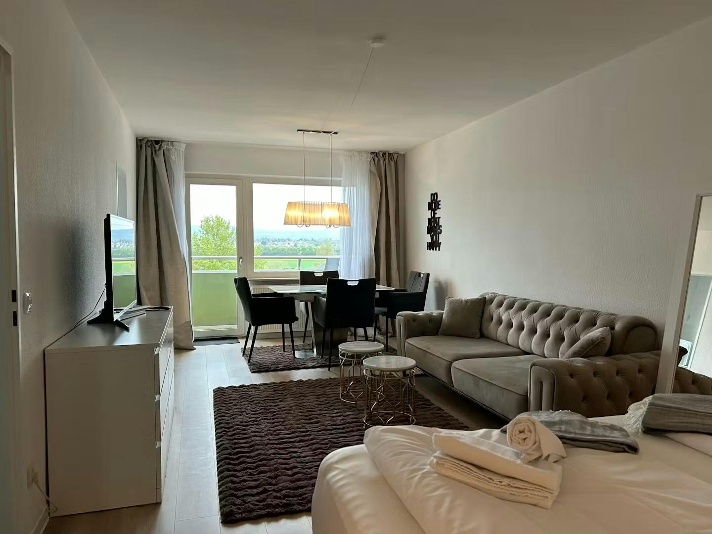 Studio for rent for €2,360 per month in Hattersheim am Main, Friedrich-Ebert-Straße