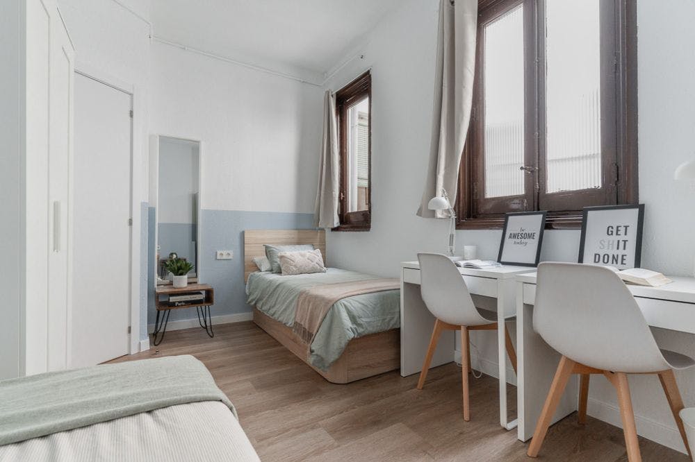 Shared room for rent for €450 per month in Madrid, Calle de Preciados