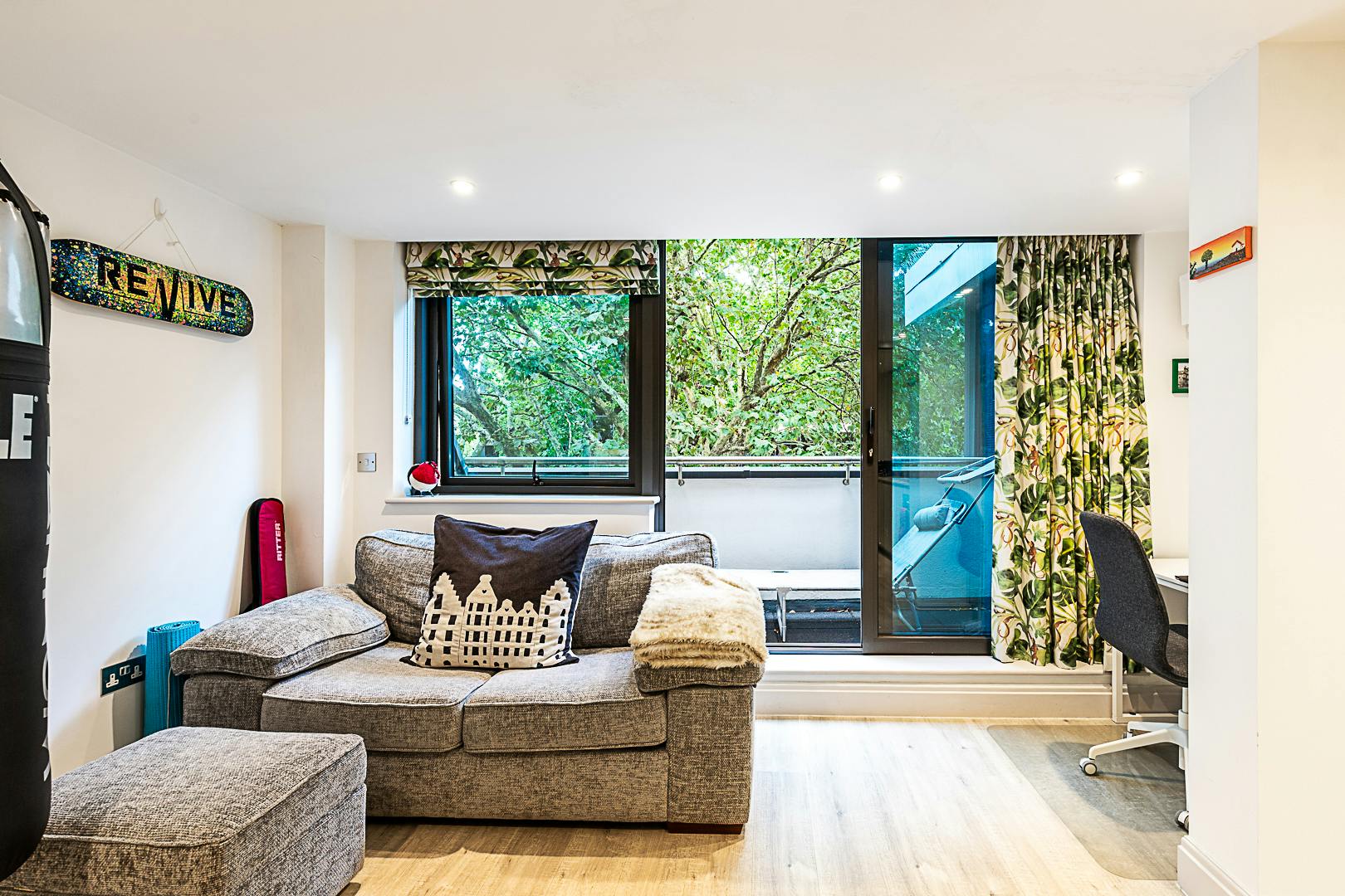 preview gallery tile