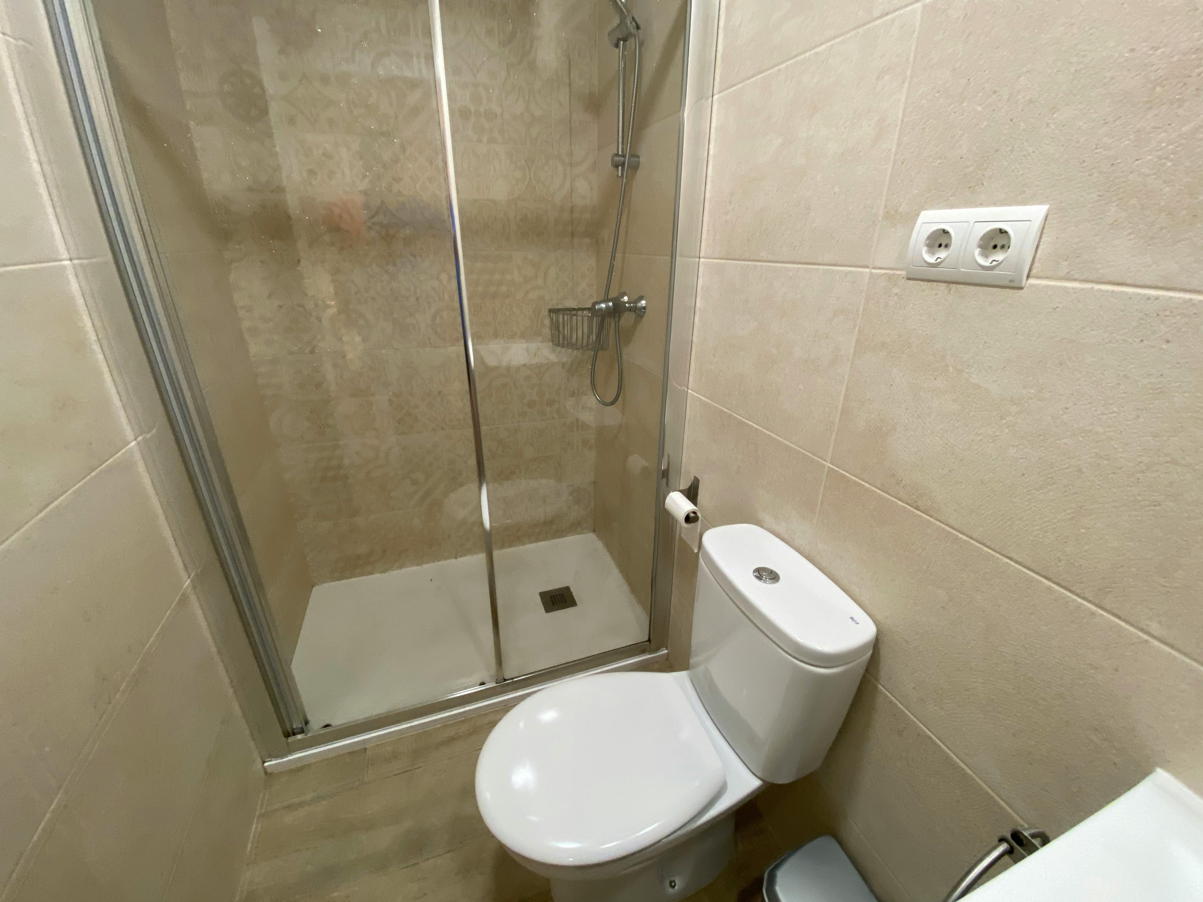 Single room Madrid, 1 bed, 21m² — photo 10