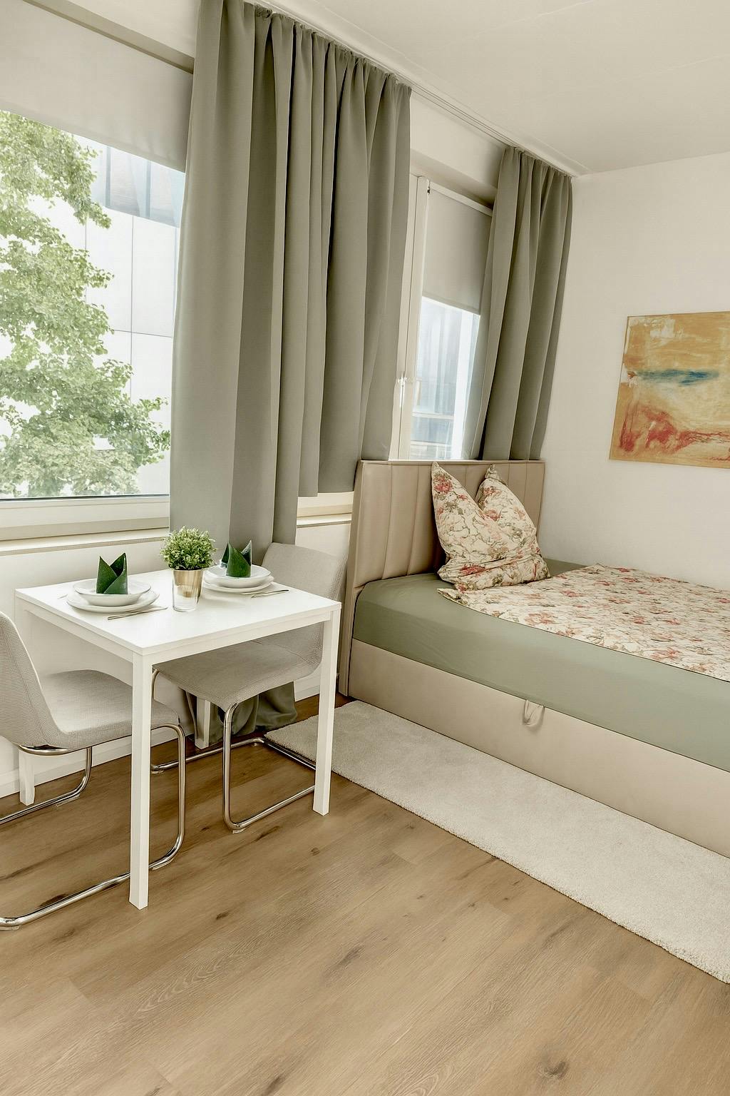 Studio for rent for €1,190 per month in Düsseldorf, Bahnstraße