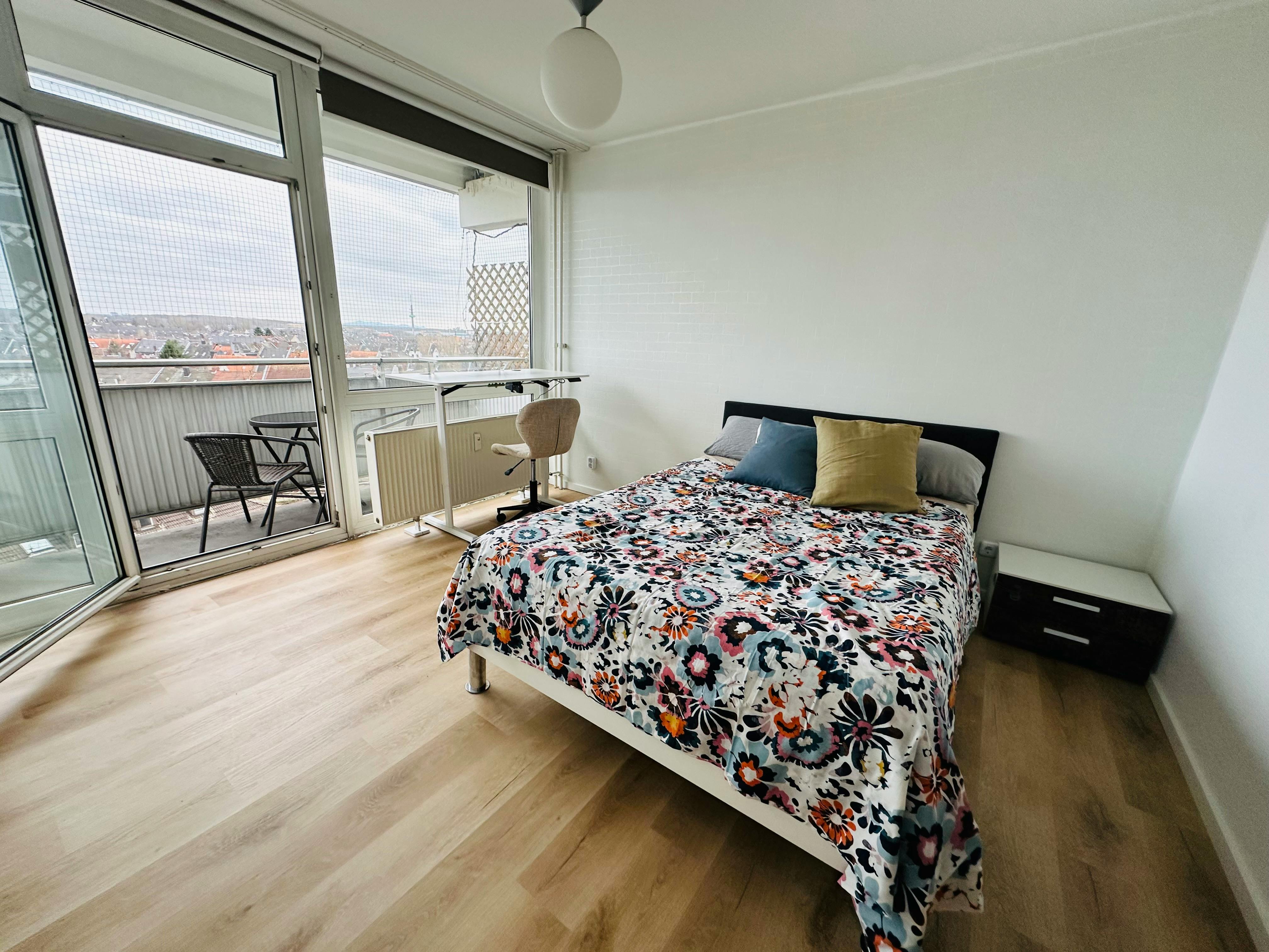 Single room Köln, 1 bed, 15m² — photo 1