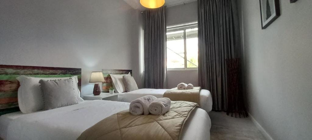 Private room for rent for €370 per month in Porto, Rua de Faria Guimarães