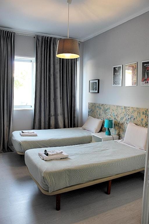 Cameră privată de închiriat pentru 370 EUR pe lună în Porto, Rua de Faria Guimarães