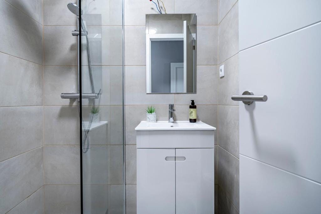 Single room Porto, 1 bed, 10m² — photo 1