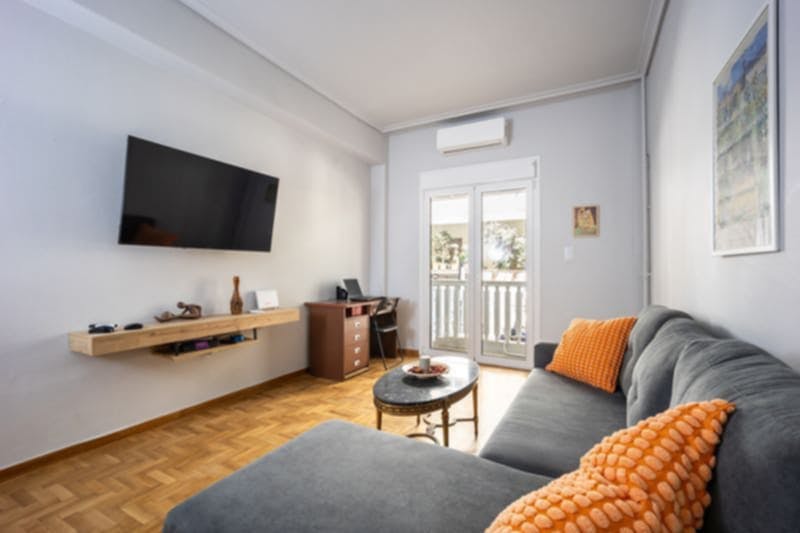 Apartment for rent for €900 per month in Athina, Kikladon