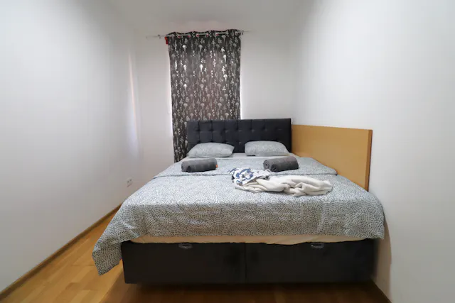 2-Bedroom Apartment in Schönbrunner Straße, Vienna (1655883) room image 2