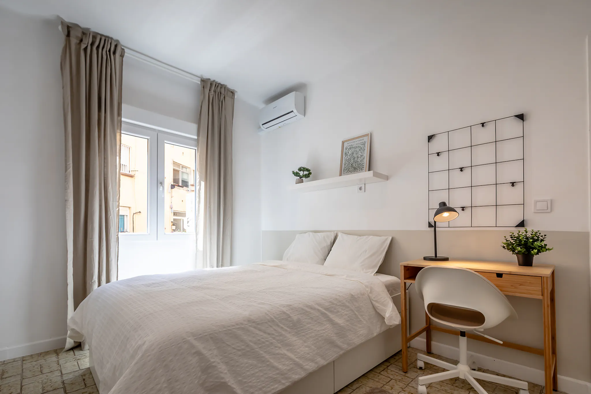 Carrer de Menorca, Valencia preview