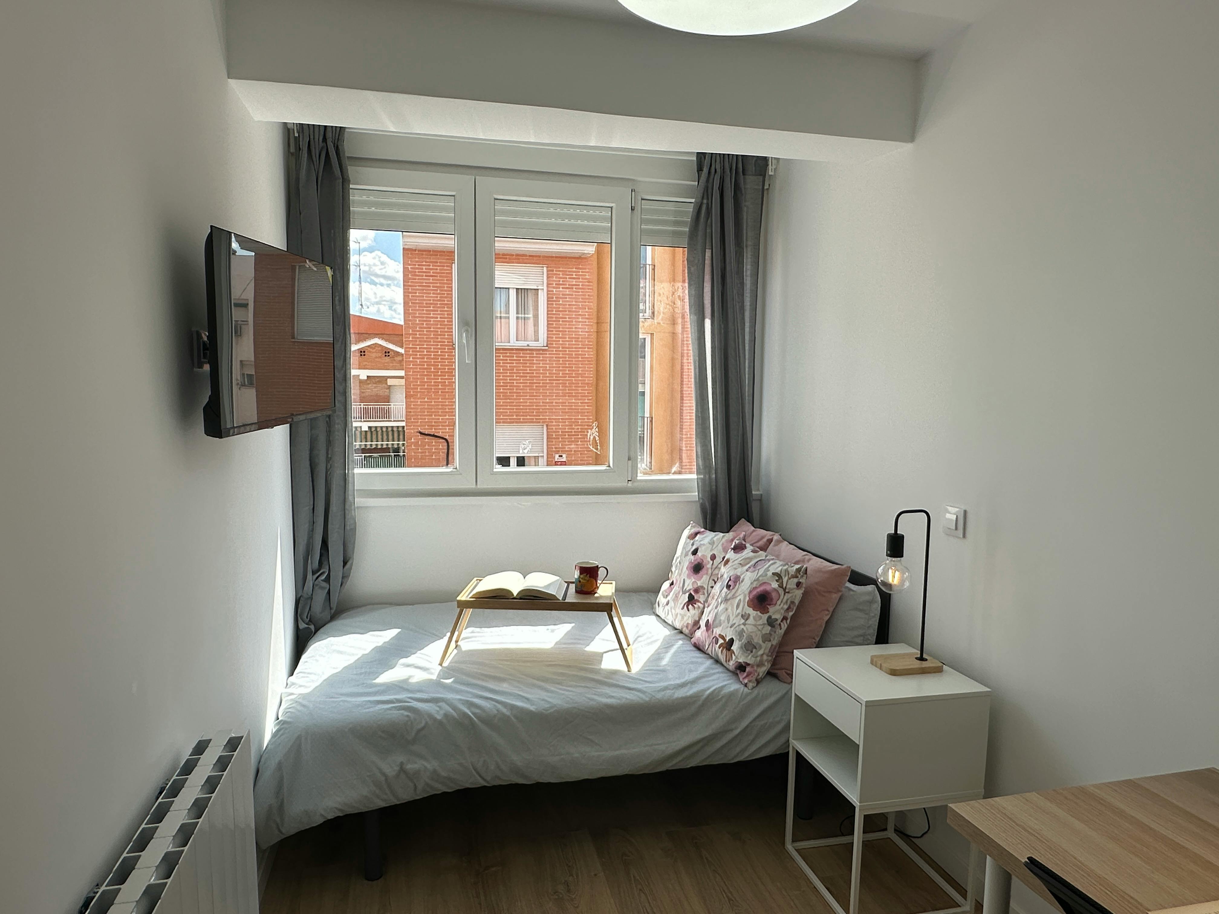 Single room Madrid, 1 bed — photo 10