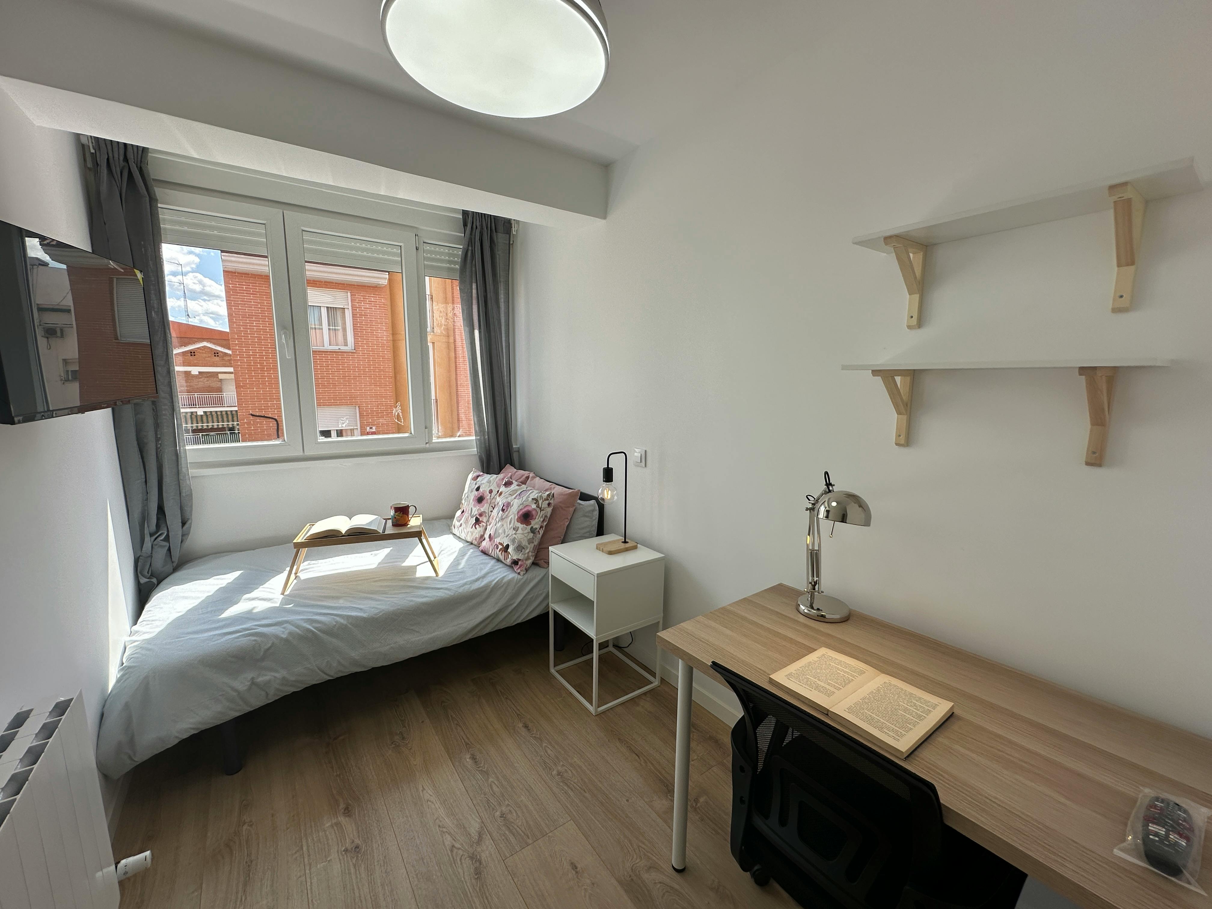 Single room Madrid, 1 bed — photo 5