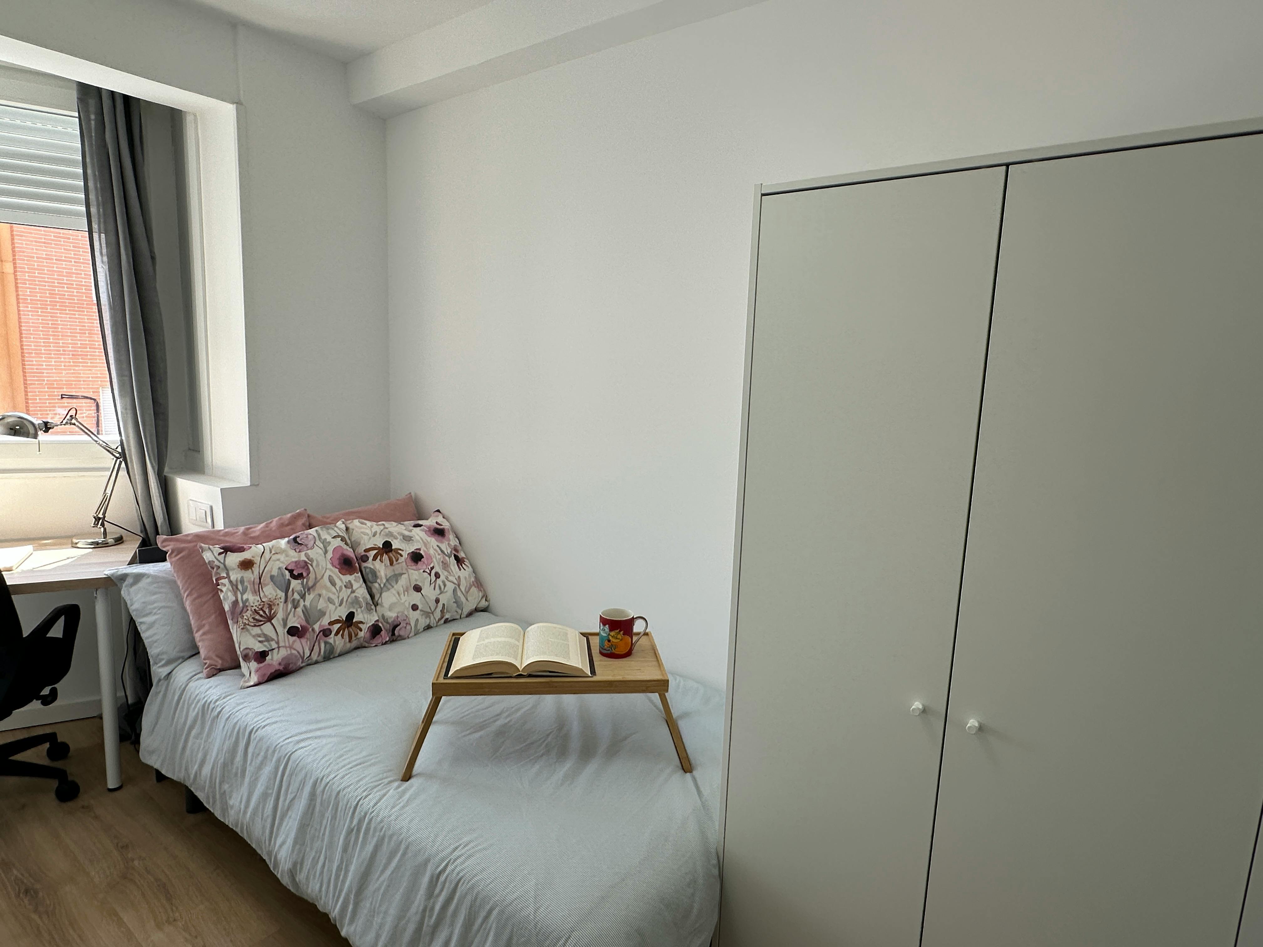 Single room Madrid, 1 bed — photo 8