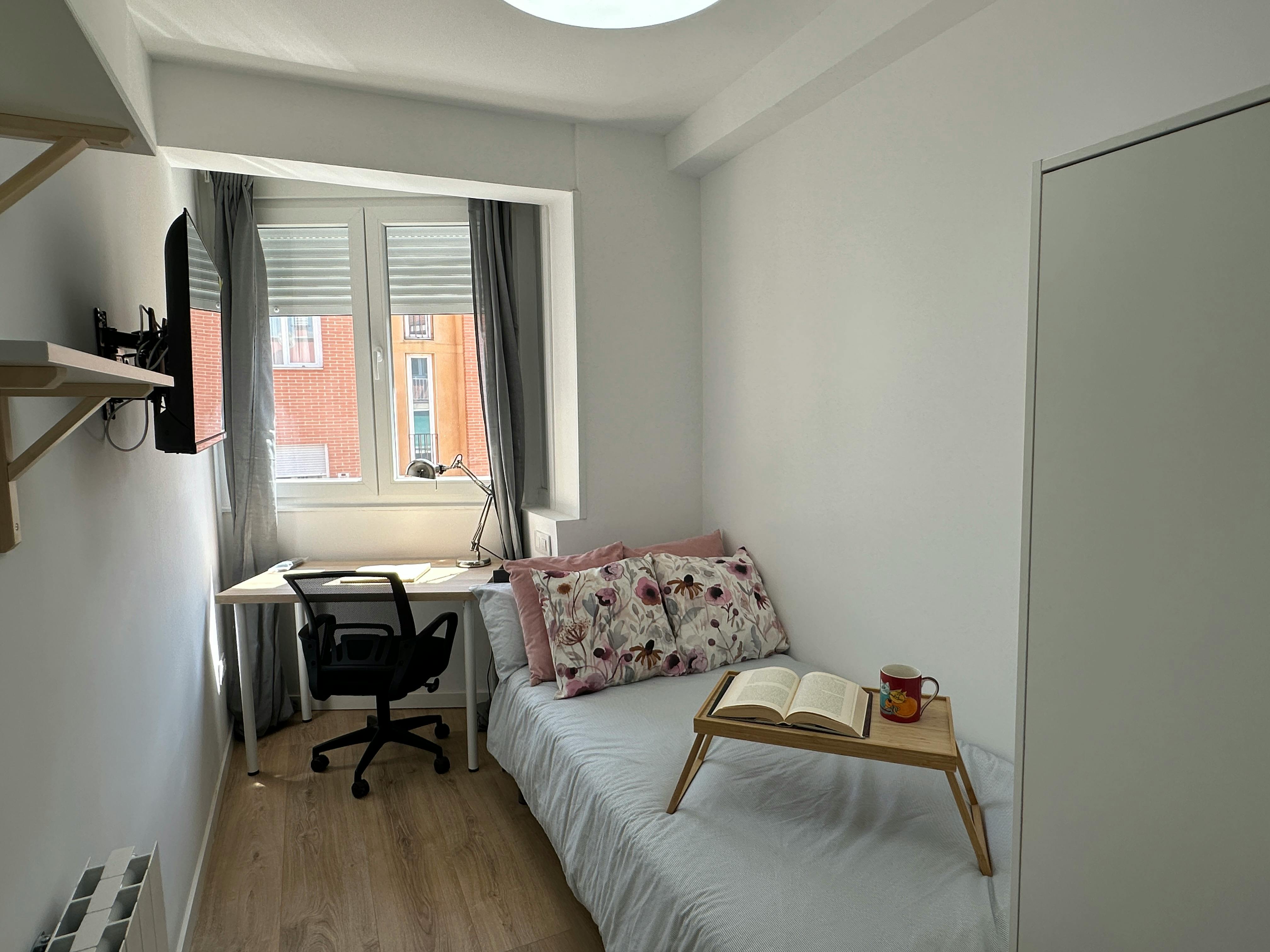 Single room Madrid, 1 bed — photo 13