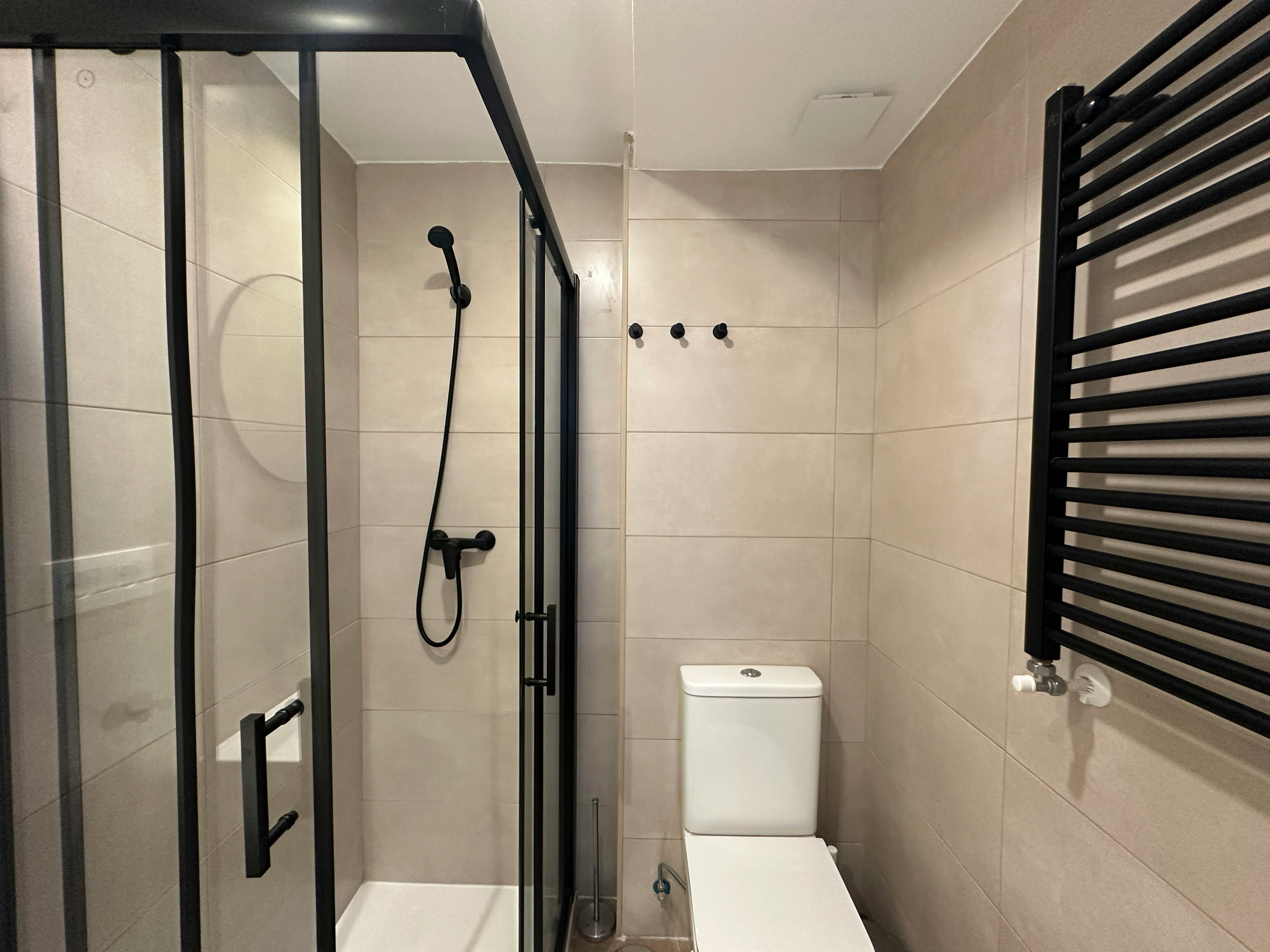 Single room Madrid, 1 bed — photo 3