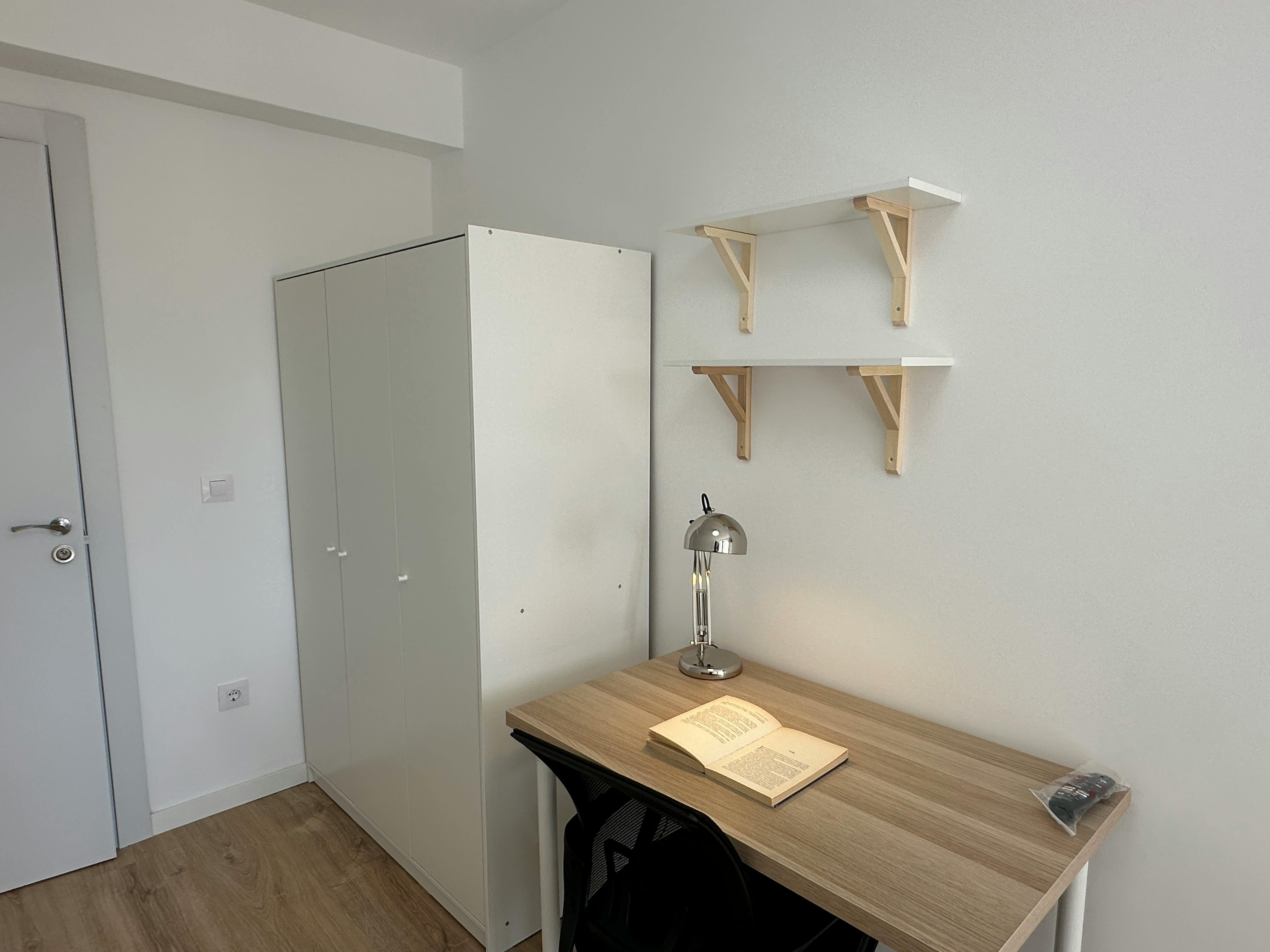 Single room Madrid, 1 bed — photo 8